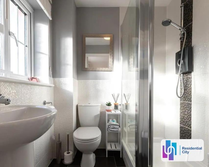 Contractors Families Call Residentialcity * Peterborough