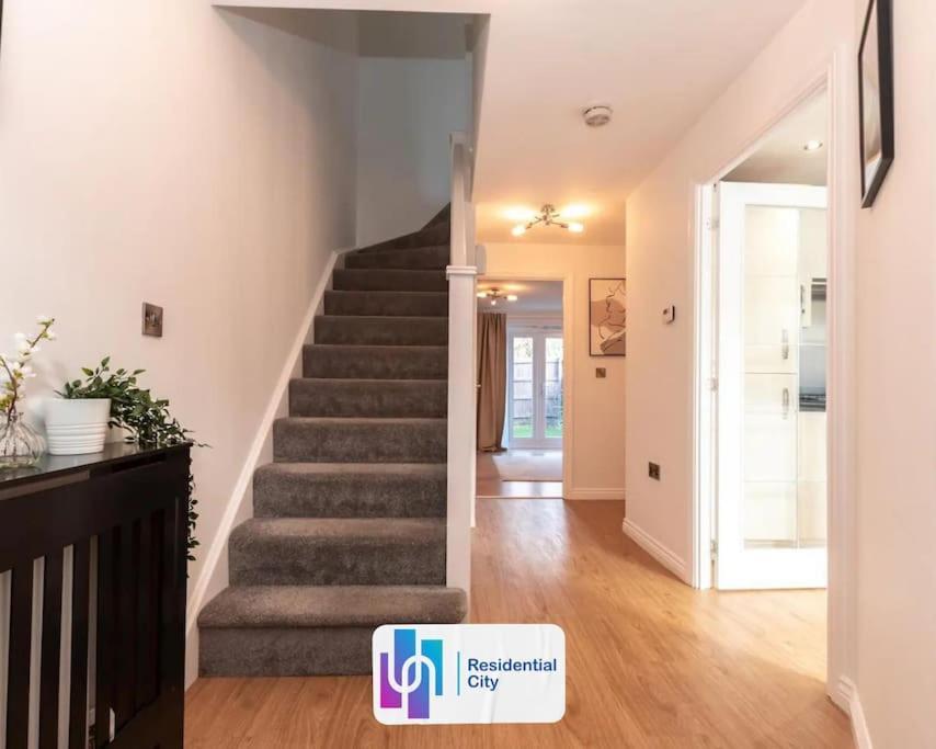 Holiday home Contractors Families Call Residentialcity Peterborough
