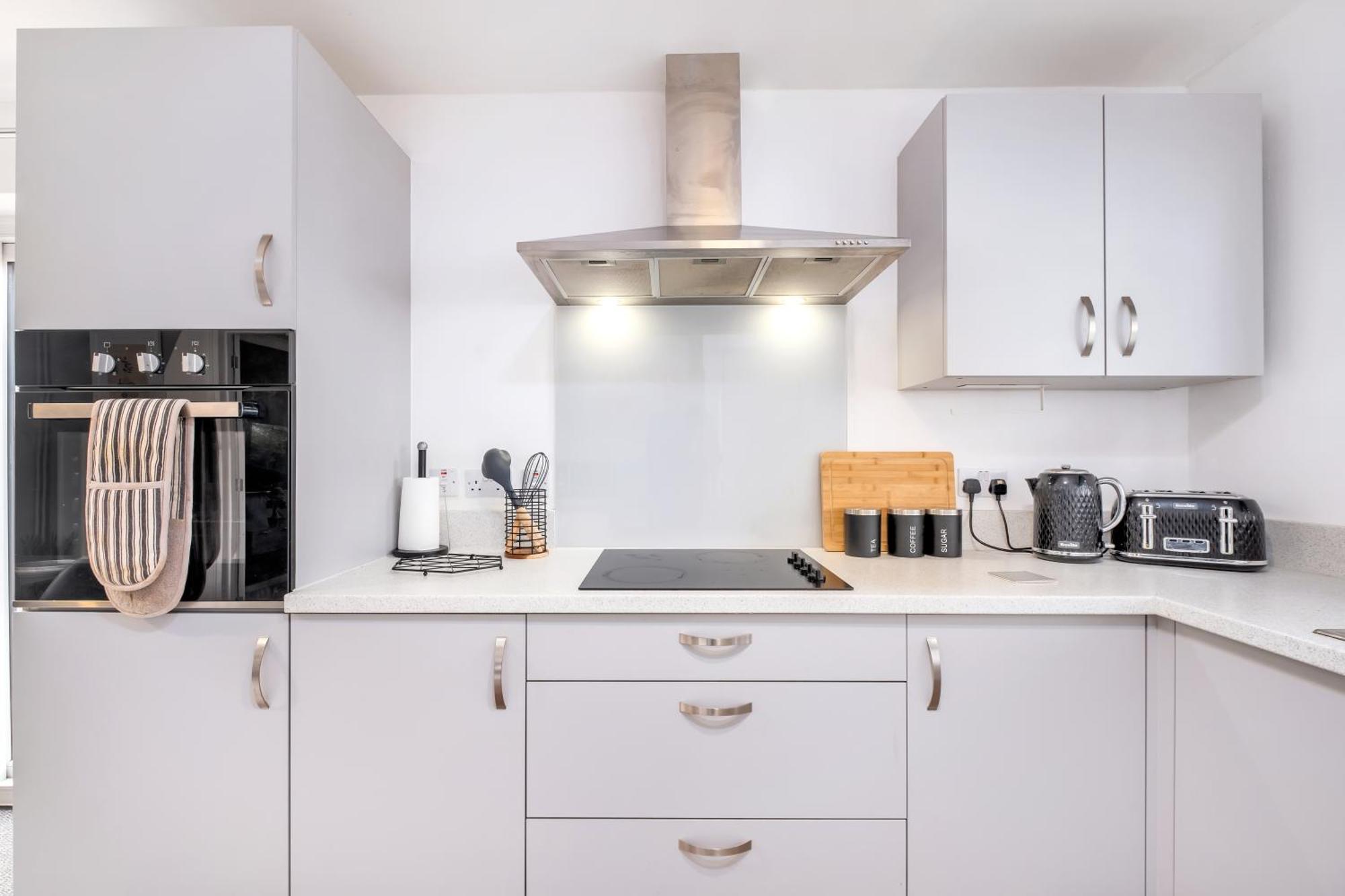 Comfortable & Convenient 3 Bedroom House - Perfect For Contractors And Leisure Guests - Sleeps Up To 5 Peterborough