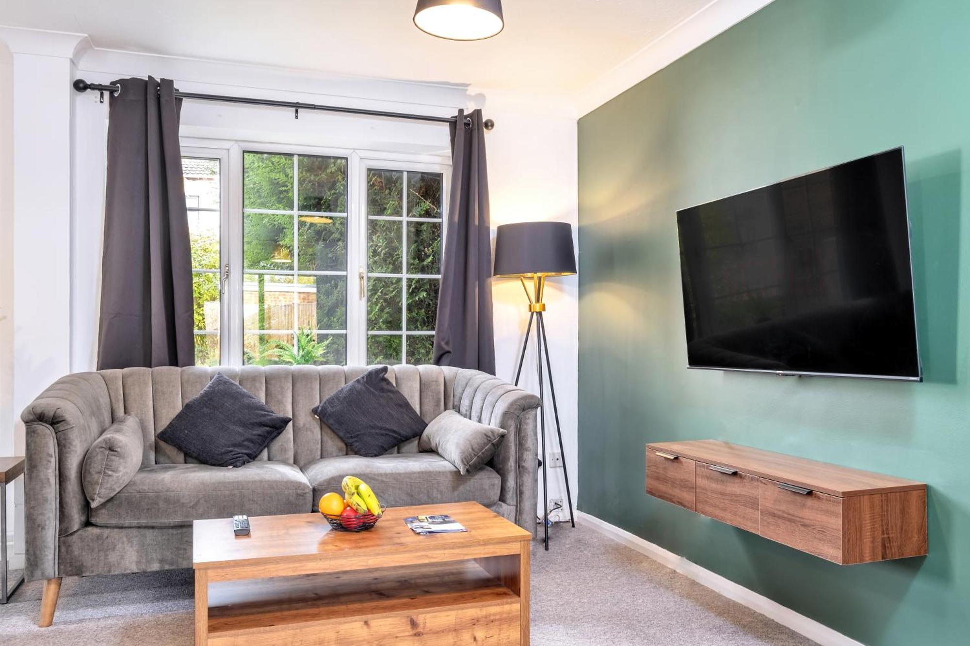 Comfortable & Convenient 3 Bedroom House - Perfect For Contractors And Leisure Guests - Sleeps Up To 5 * Peterborough