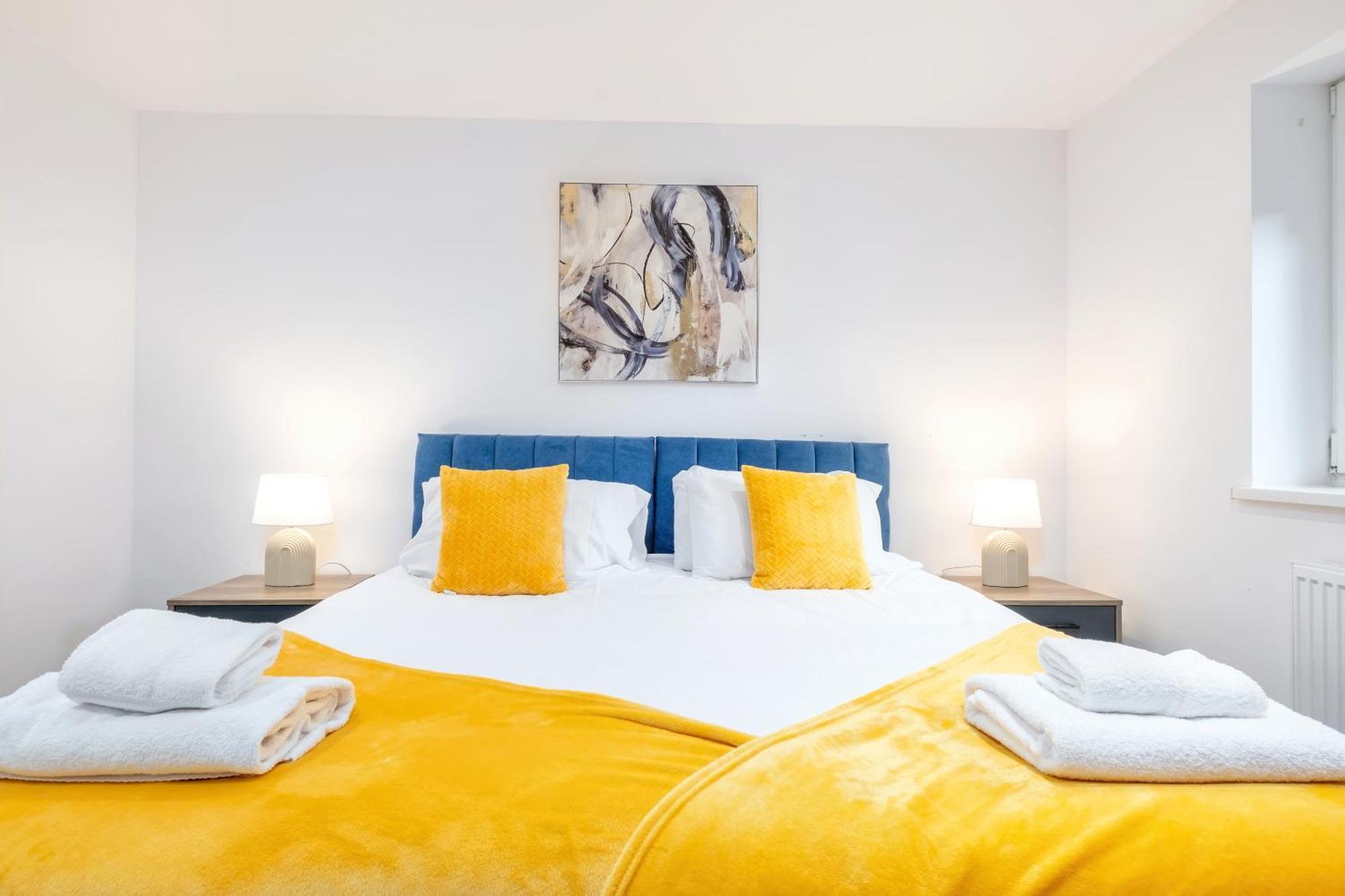 Perfect For Contractors And Leisure - Close To Centre - Sleeps Up To 5 * Peterborough