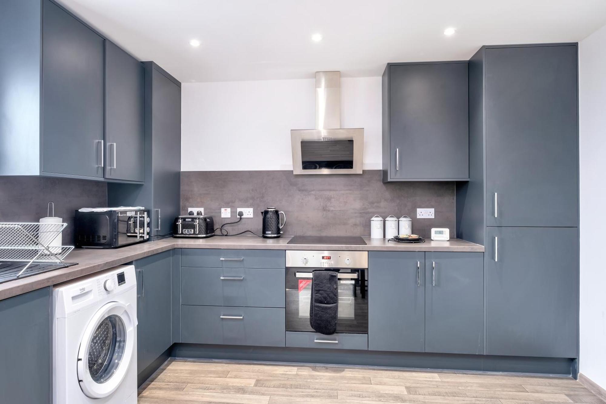 Apartment Perfect For Contractors And Leisure - Close To Centre - Sleeps Up To 5 *