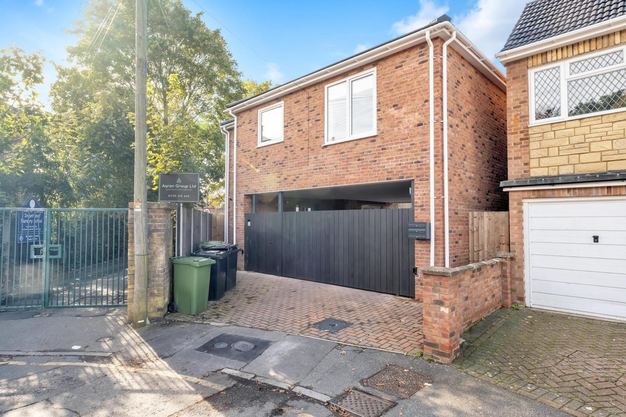 Perfect For Contractors And Leisure - Close To Centre - Sleeps Up To 5 Apartment