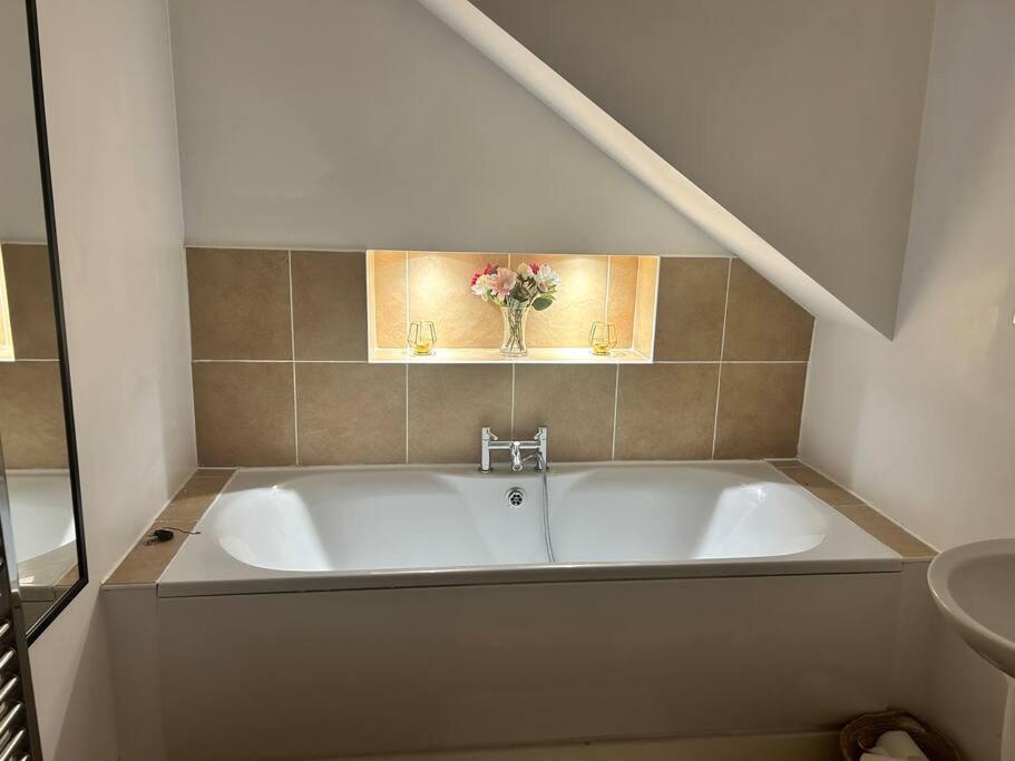 Peaceful 2-bedroom Haven