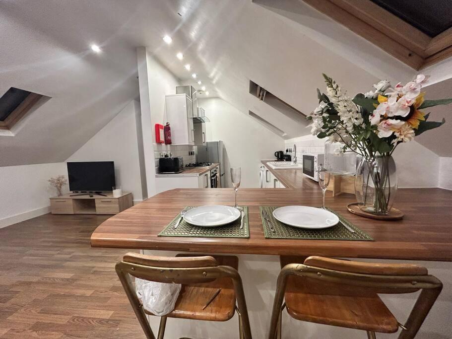 Peaceful 2-bedroom Haven Apartment