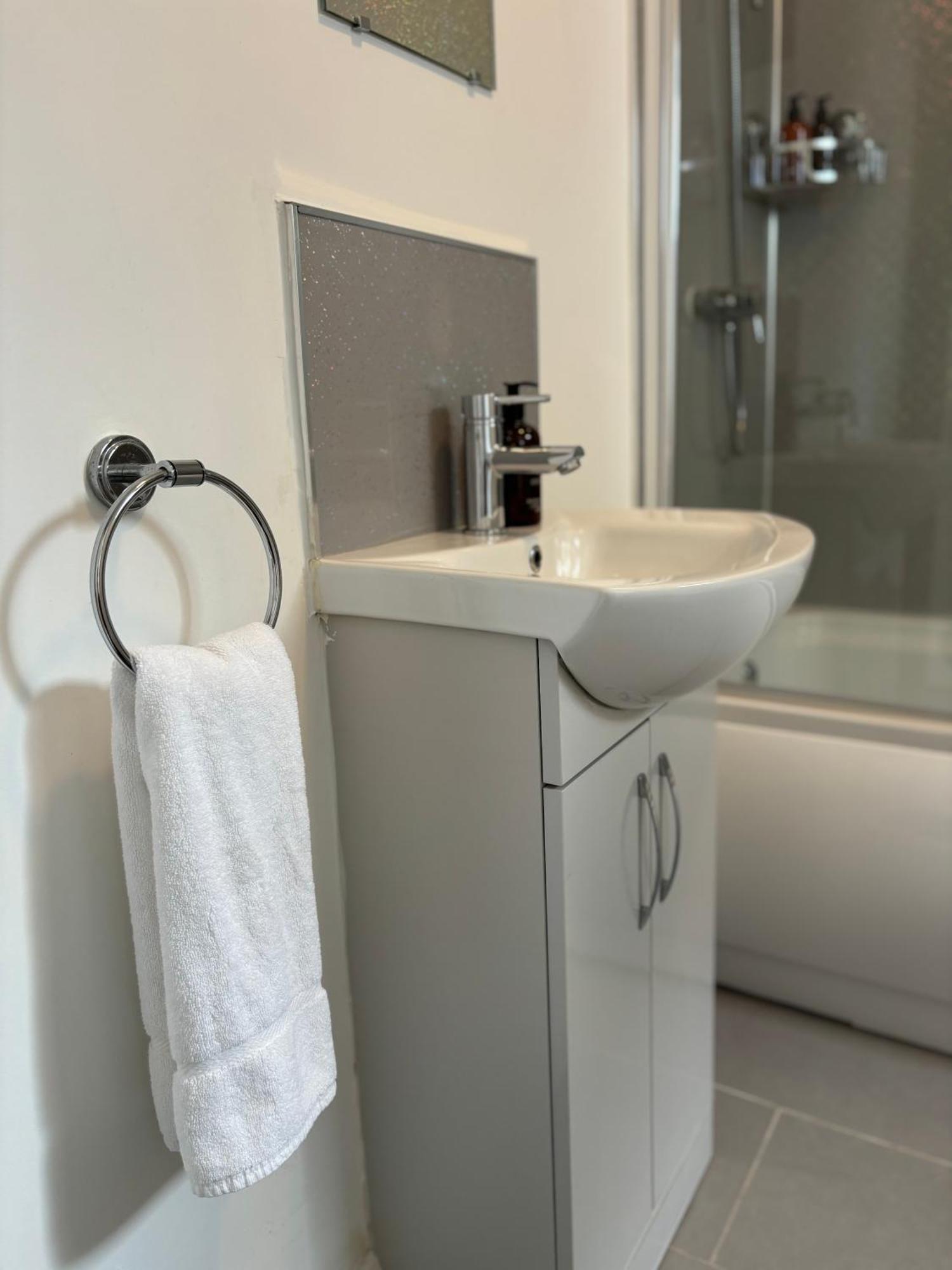 Apartment Star Road Home, Location, Free Parking
