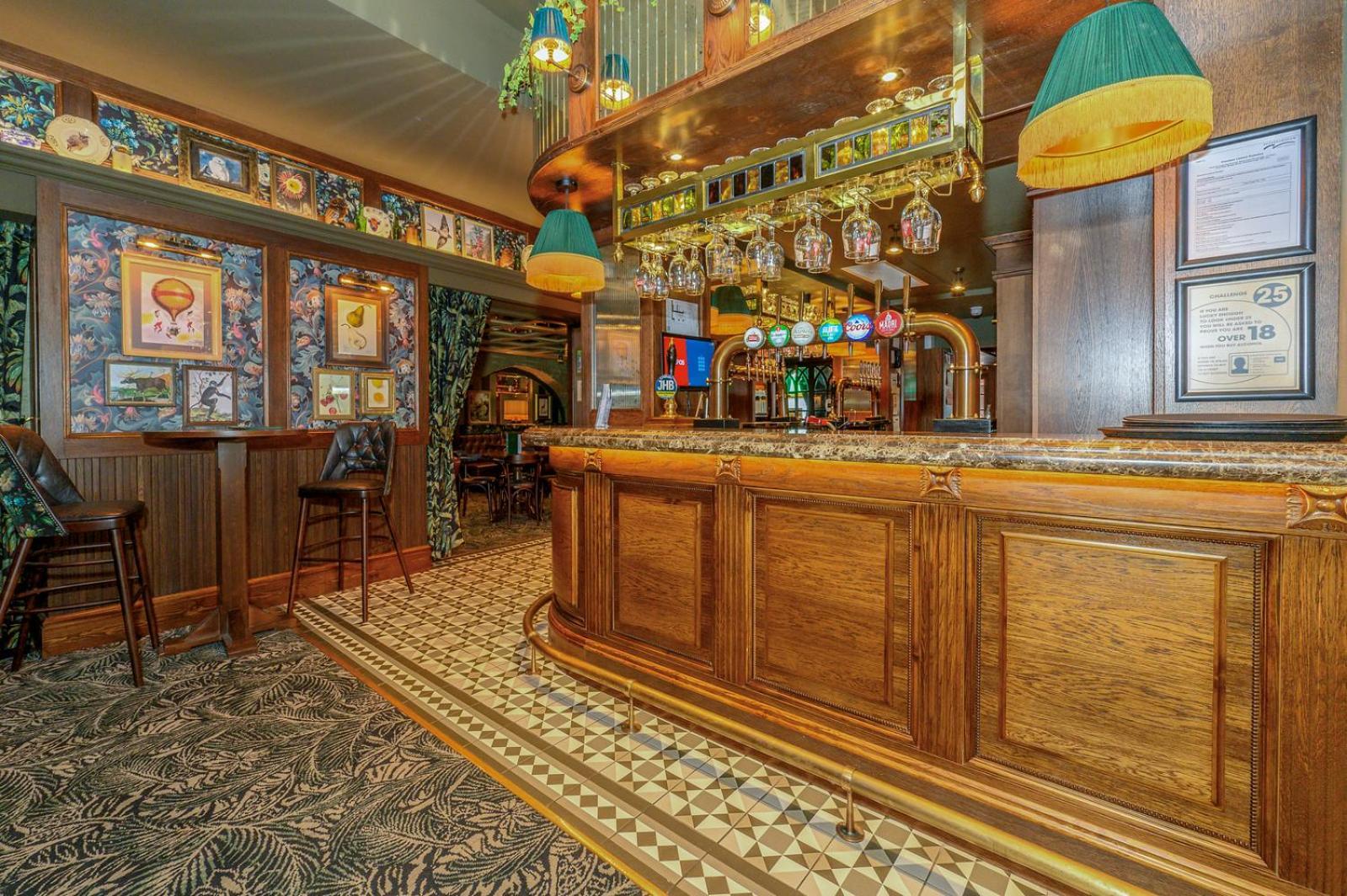 The Bull Hotel; Sure Collection By Western Hotel