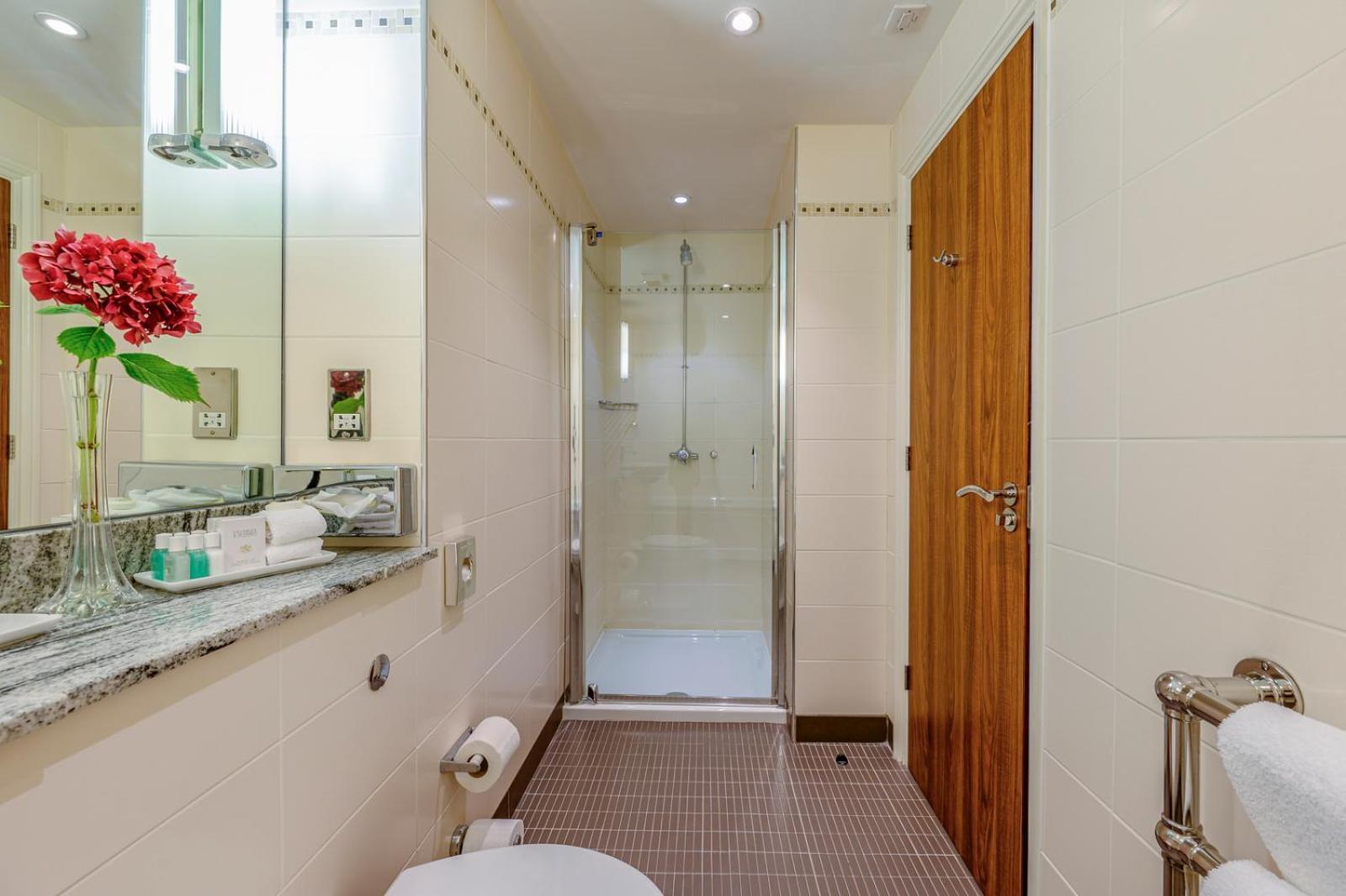 The Bull Hotel; Sure Collection By Western Peterborough