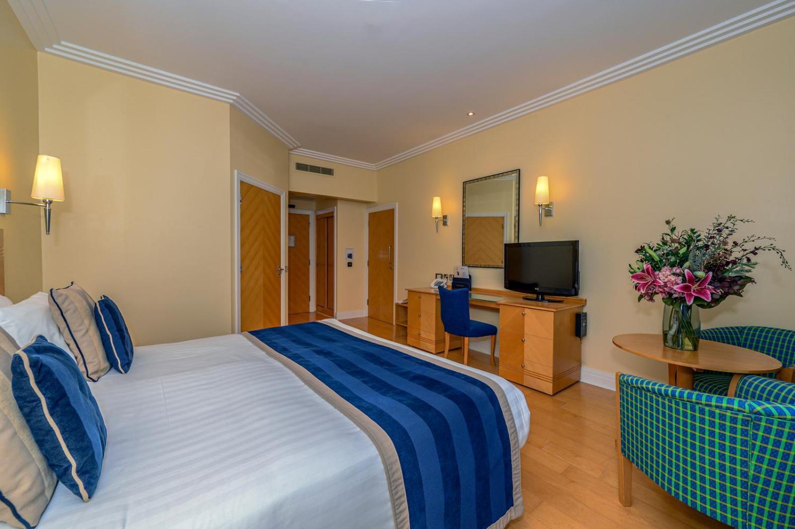 Hotel The Bull Hotel; Sure Collection By Western