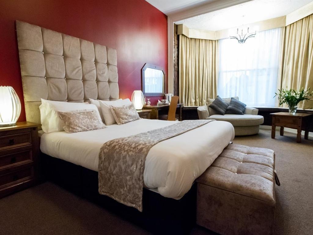 Hotel The Pearl 4*