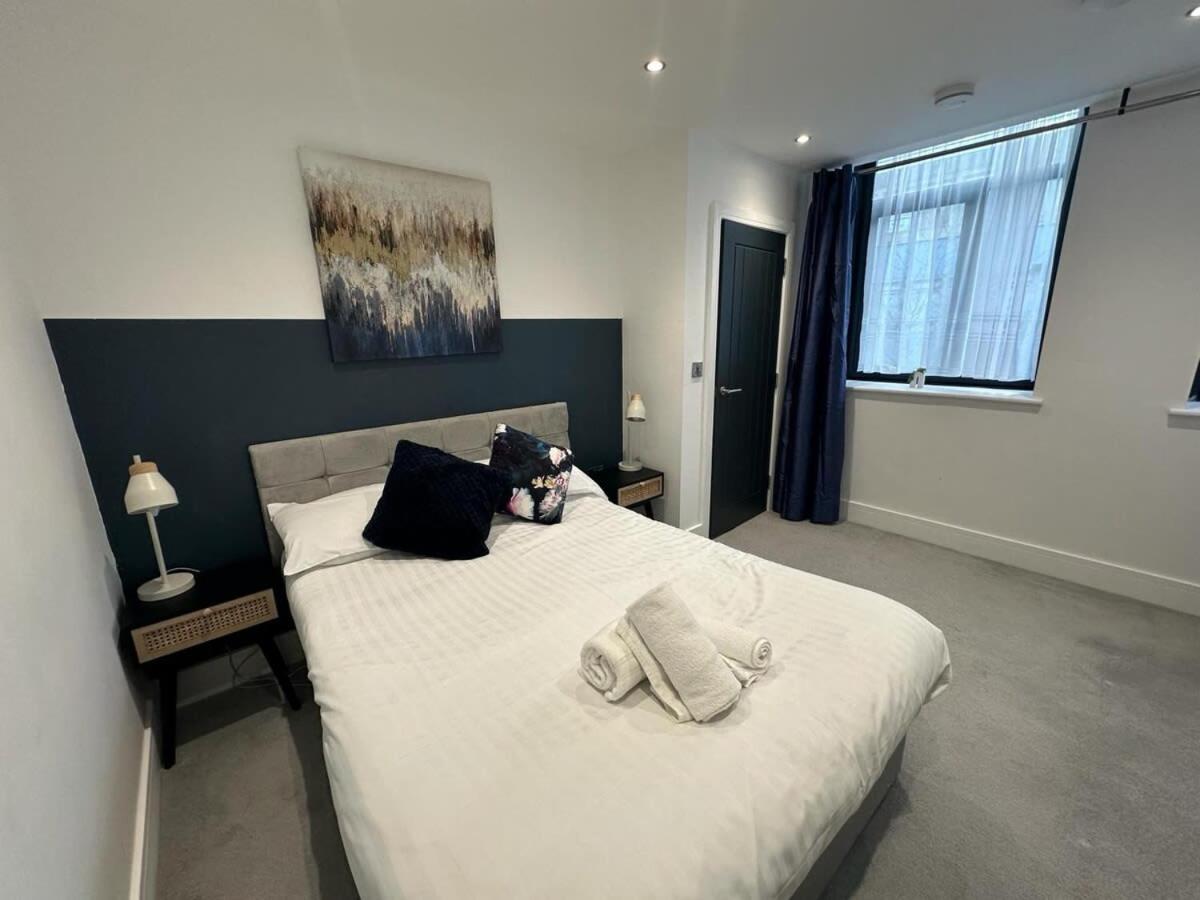 Apartment City Centre Apartments - 1 Bed Apartments - 5 Min Walk From Train Station - Designed For Professionals - Free Wifi - Full Kitchen - Sofa Bed - Ideal For Long Work Stays