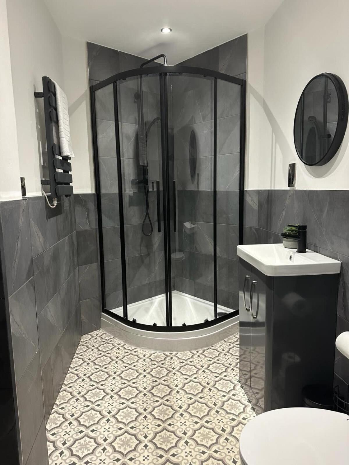 Elegant 1 Apartment