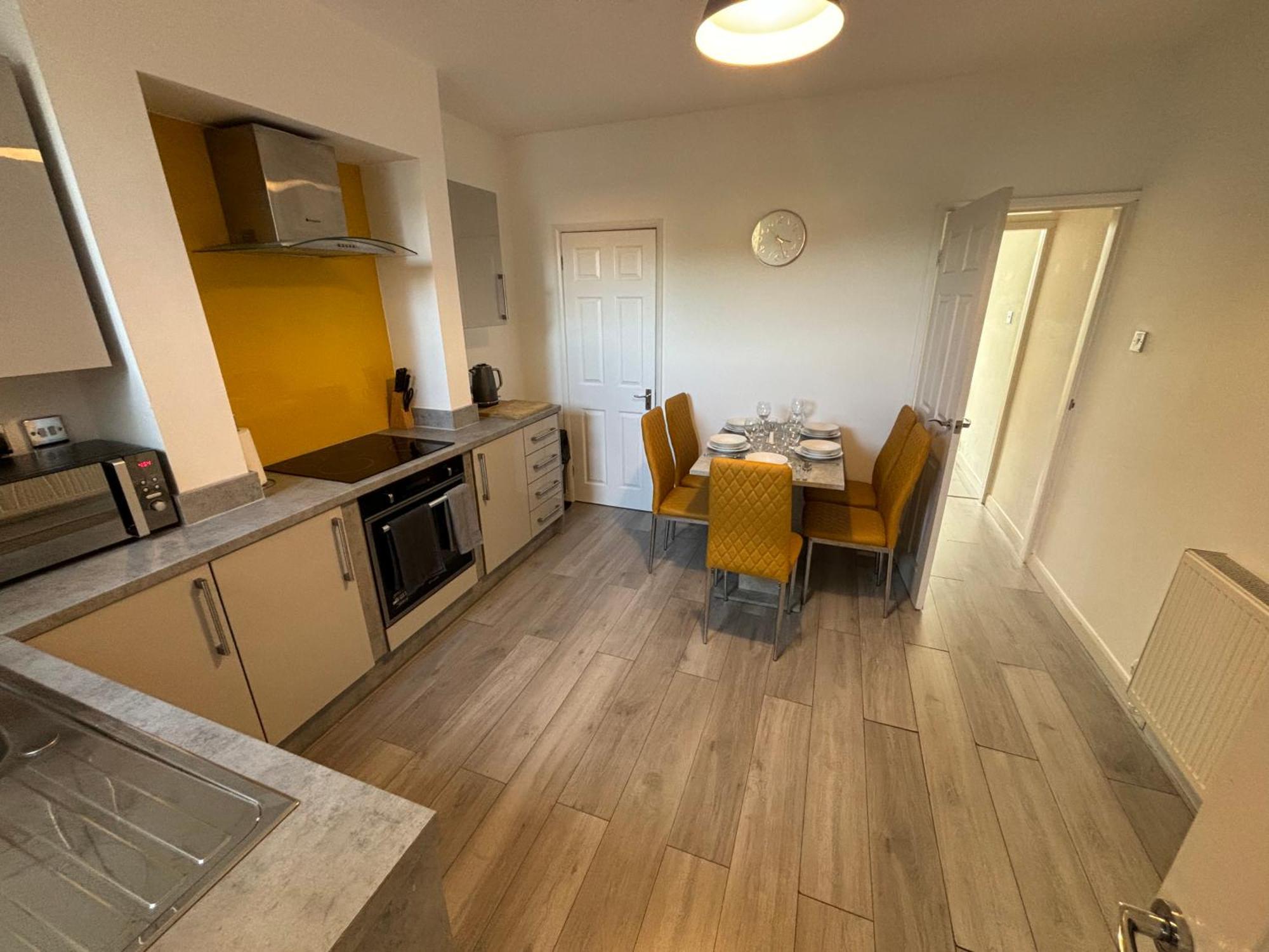 Star Road Home, Location, Free Parking Apartment Peterborough
