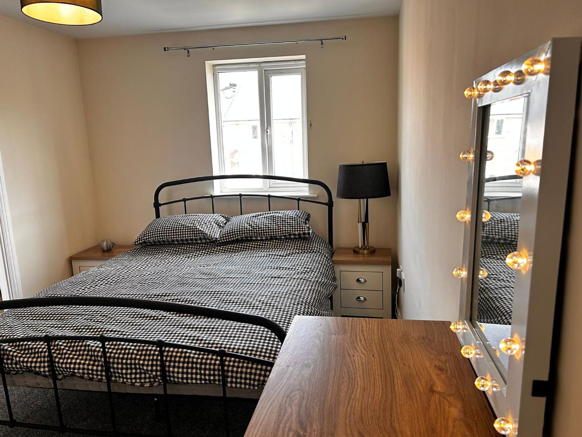 Luxurious Stay, Spacious & Chic Peterborough