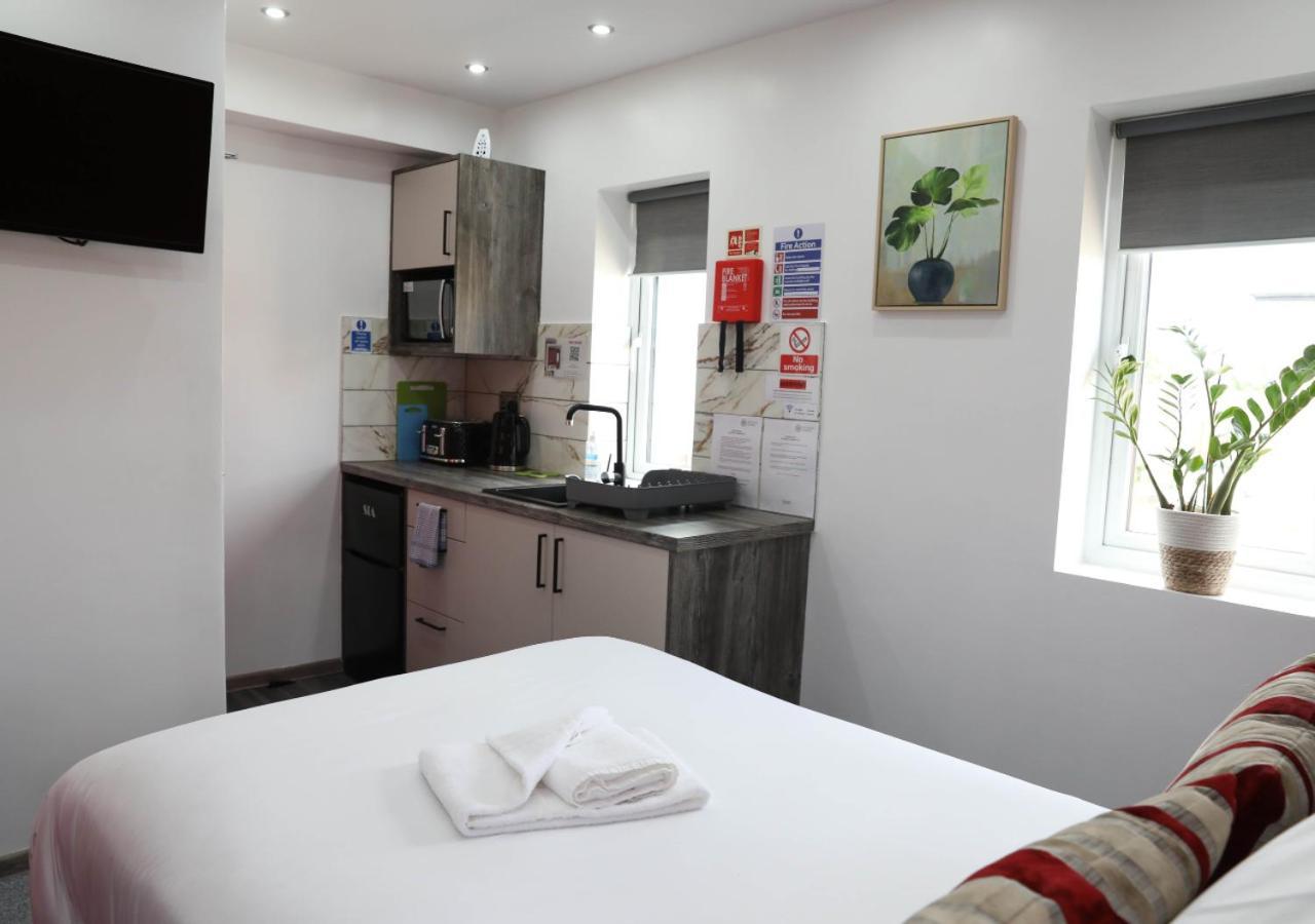 Apartment Pe2 Suites: Private With Kitchenettes For Flexible Peterborough