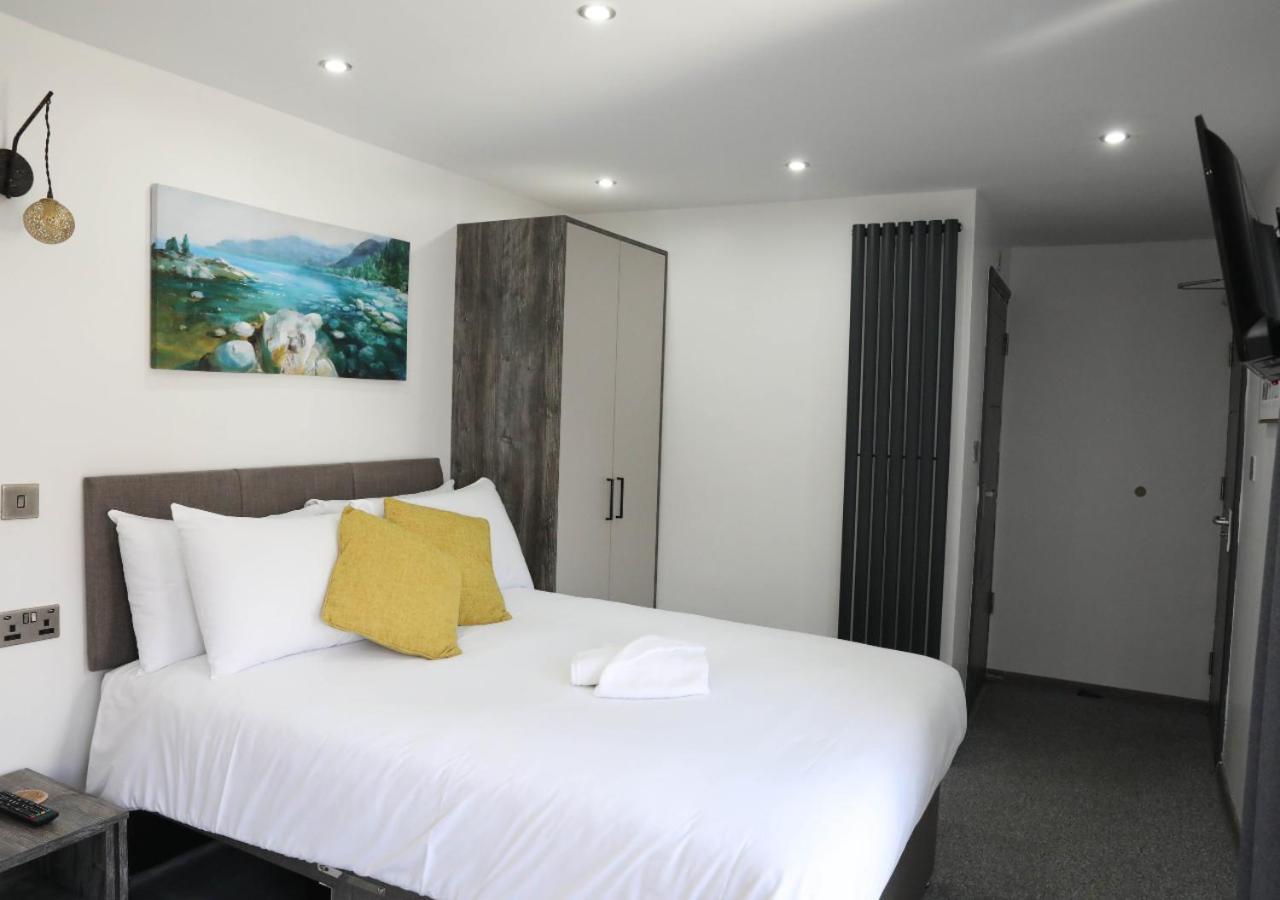 Pe2 Suites: Private With Kitchenettes For Flexible * Peterborough