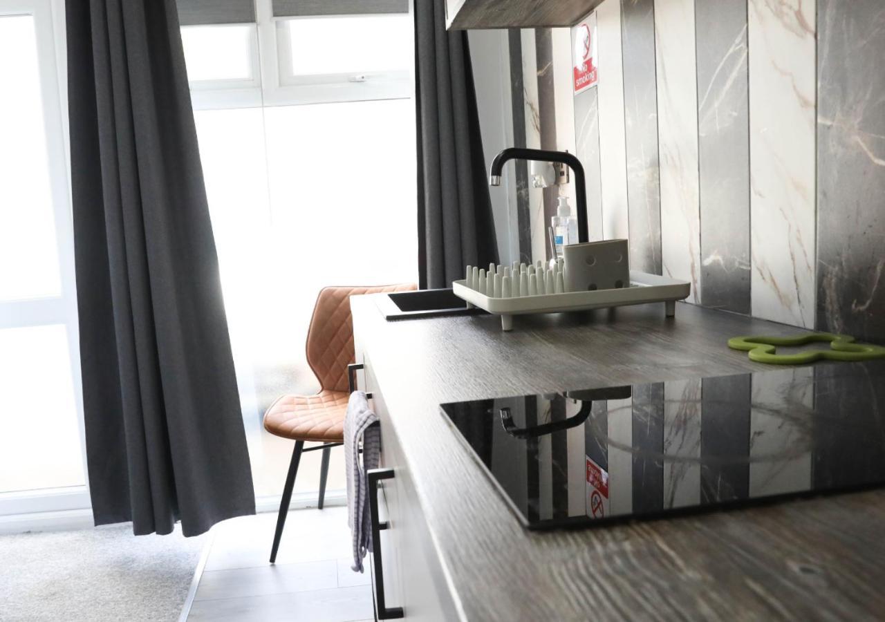 Pe2 Suites: Private With Kitchenettes For Flexible