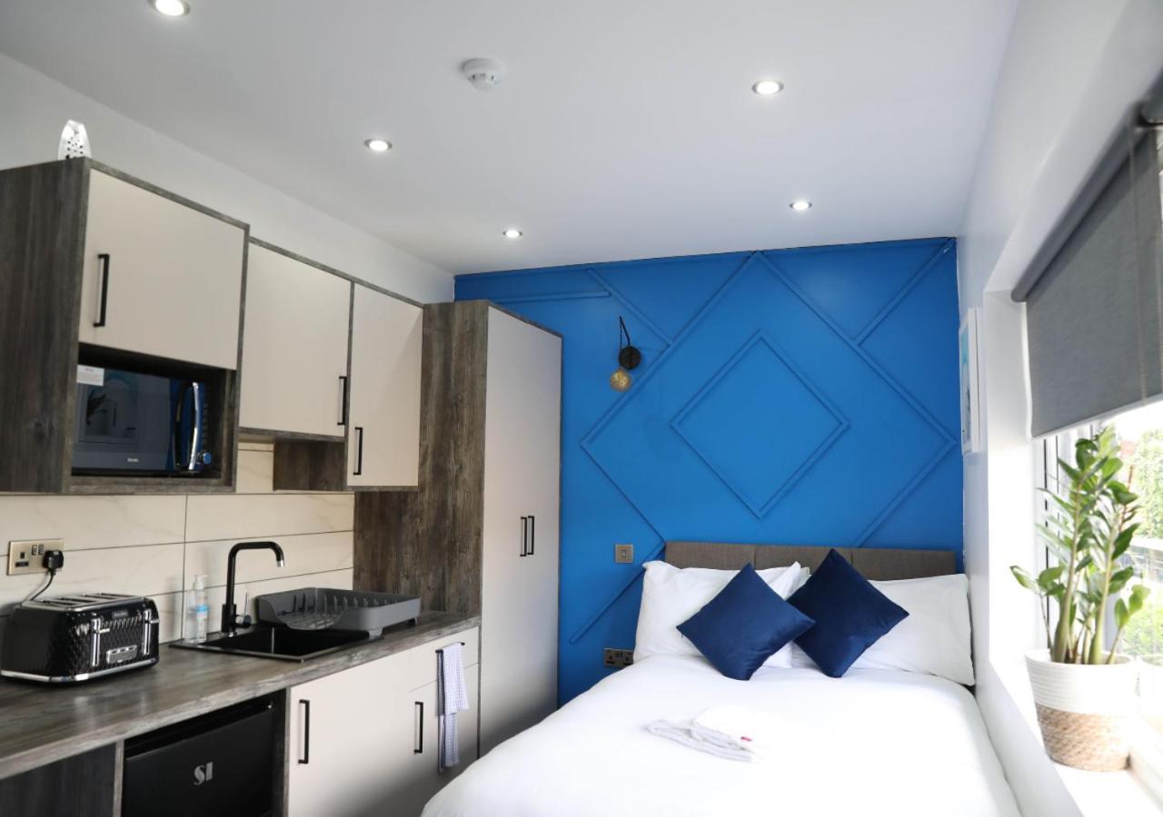 Pe2 Suites: Private With Kitchenettes For Flexible * Peterborough