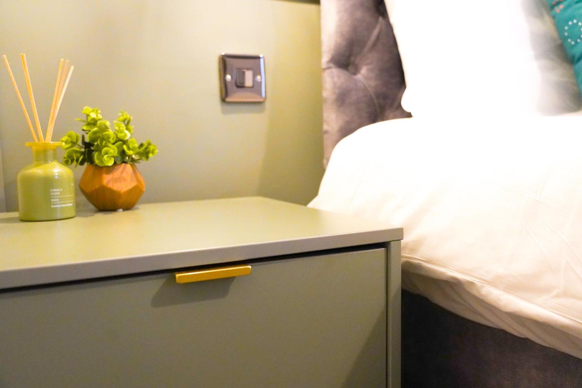 The Centre - - Contractor Friendly - Free Wifi - Smart Tv - Desk Space - Well Designed - Ideal For Long Work Peterborough