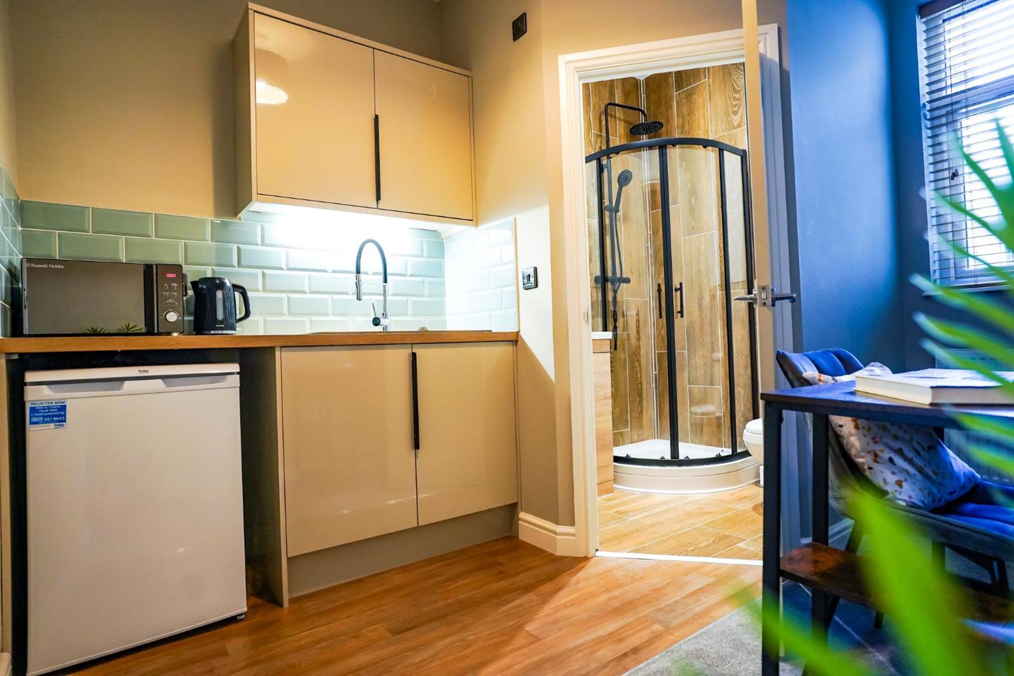 The Centre - - Contractor Friendly - Free Wifi - Smart Tv - Desk Space - Well Designed - Ideal For Long Work Apartment