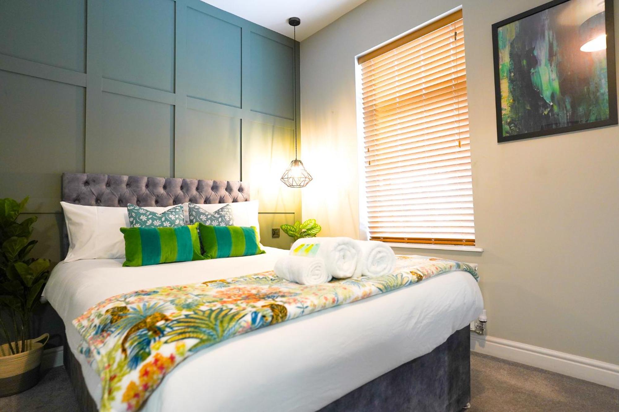 The Centre - - Contractor Friendly - Free Wifi - Smart Tv - Desk Space - Well Designed - Ideal For Long Work Apartment *