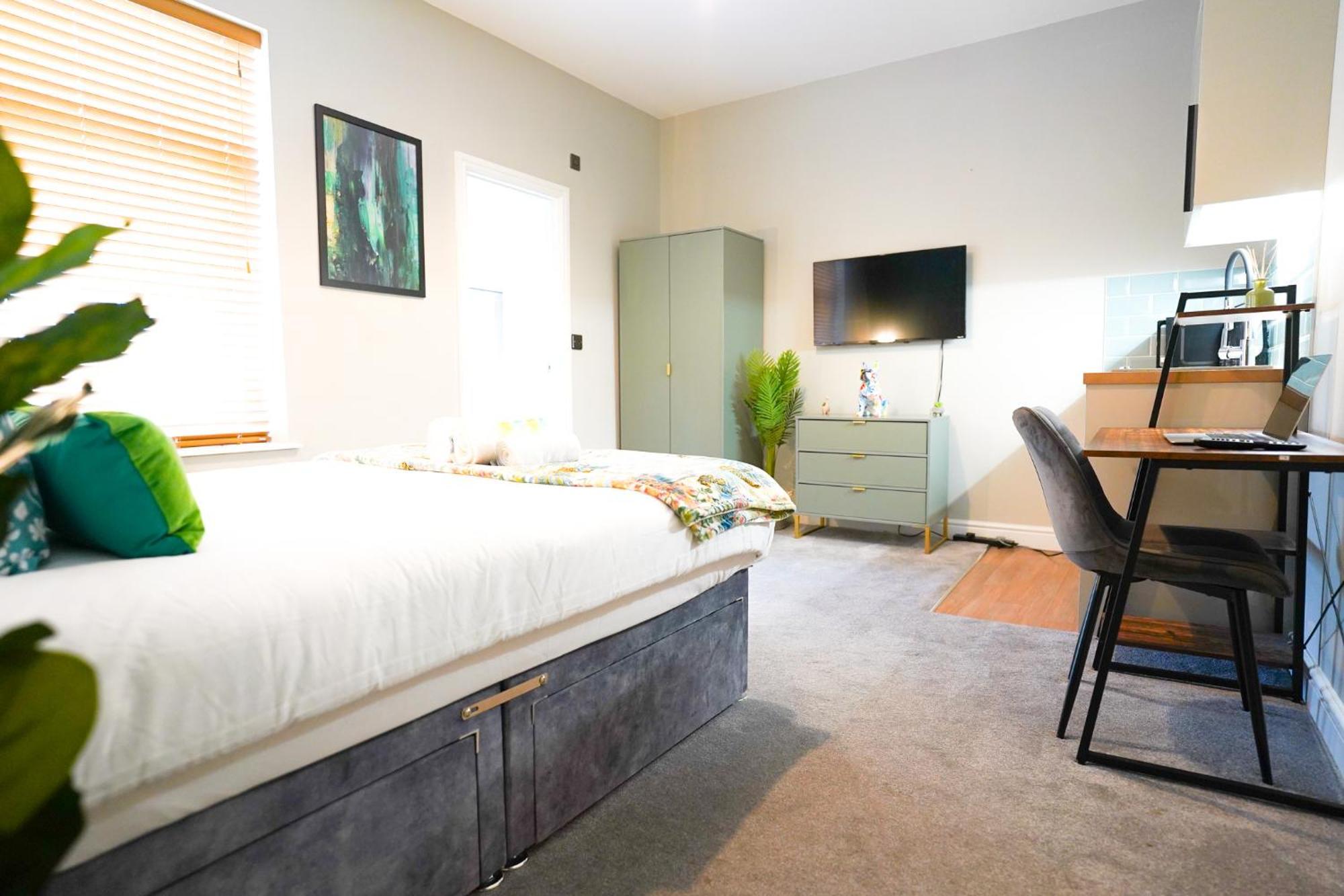 Apartment The Centre - - Contractor Friendly - Free Wifi - Smart Tv - Desk Space - Well Designed - Ideal For Long Work *