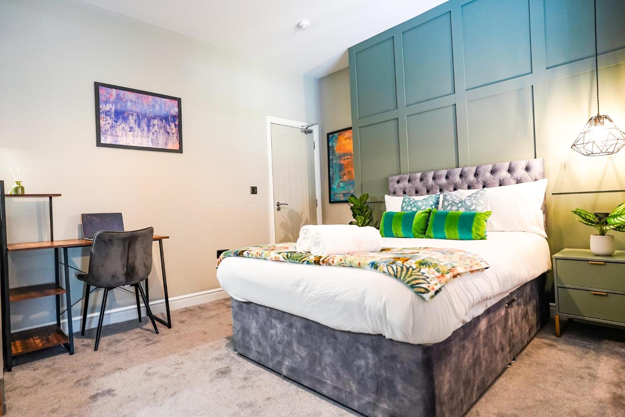 The Centre - - Contractor Friendly - Free Wifi - Smart Tv - Desk Space - Well Designed - Ideal For Long Work Apartment