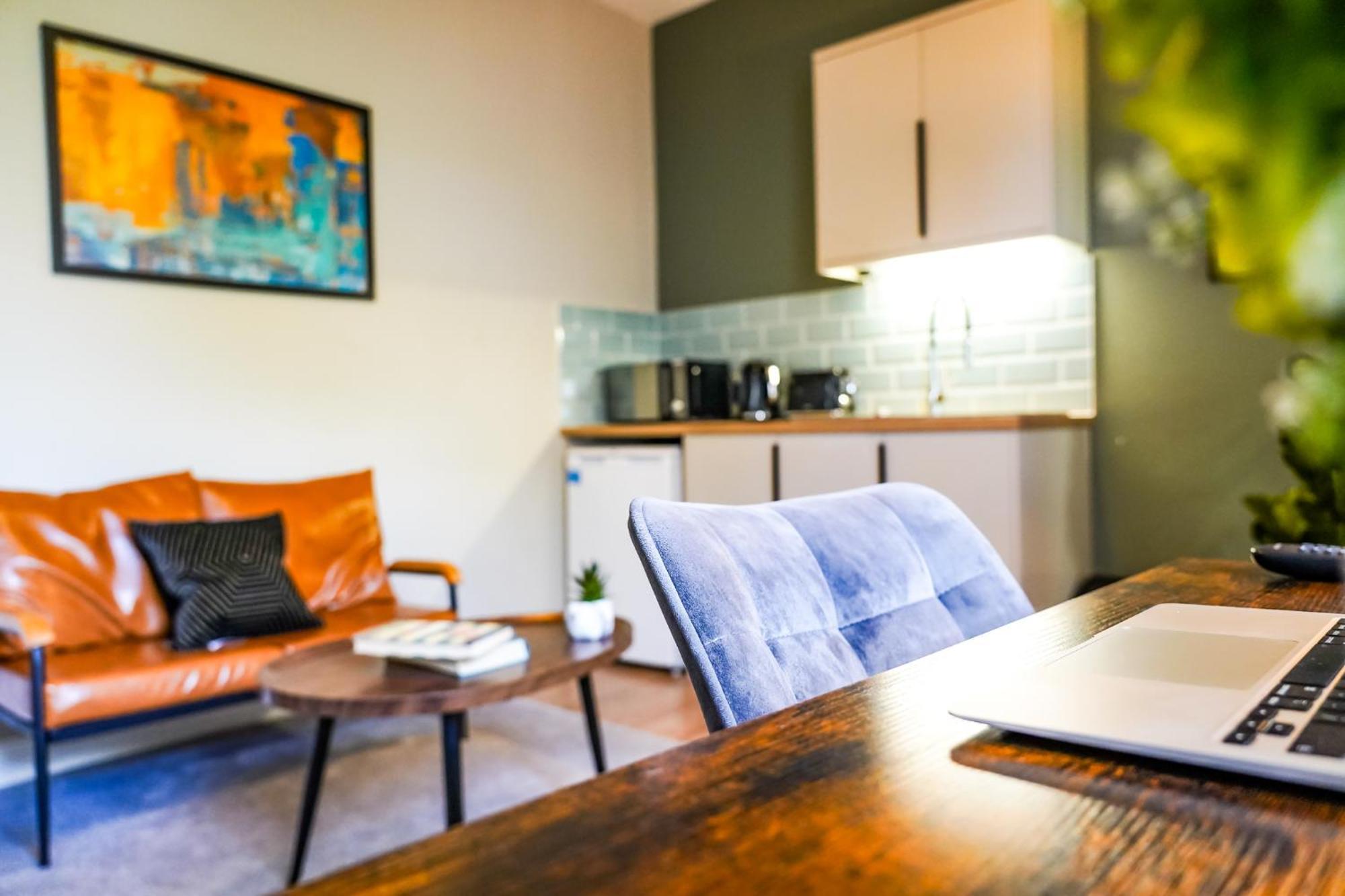 The Centre - - Contractor Friendly - Free Wifi - Smart Tv - Desk Space - Well Designed - Ideal For Long Work