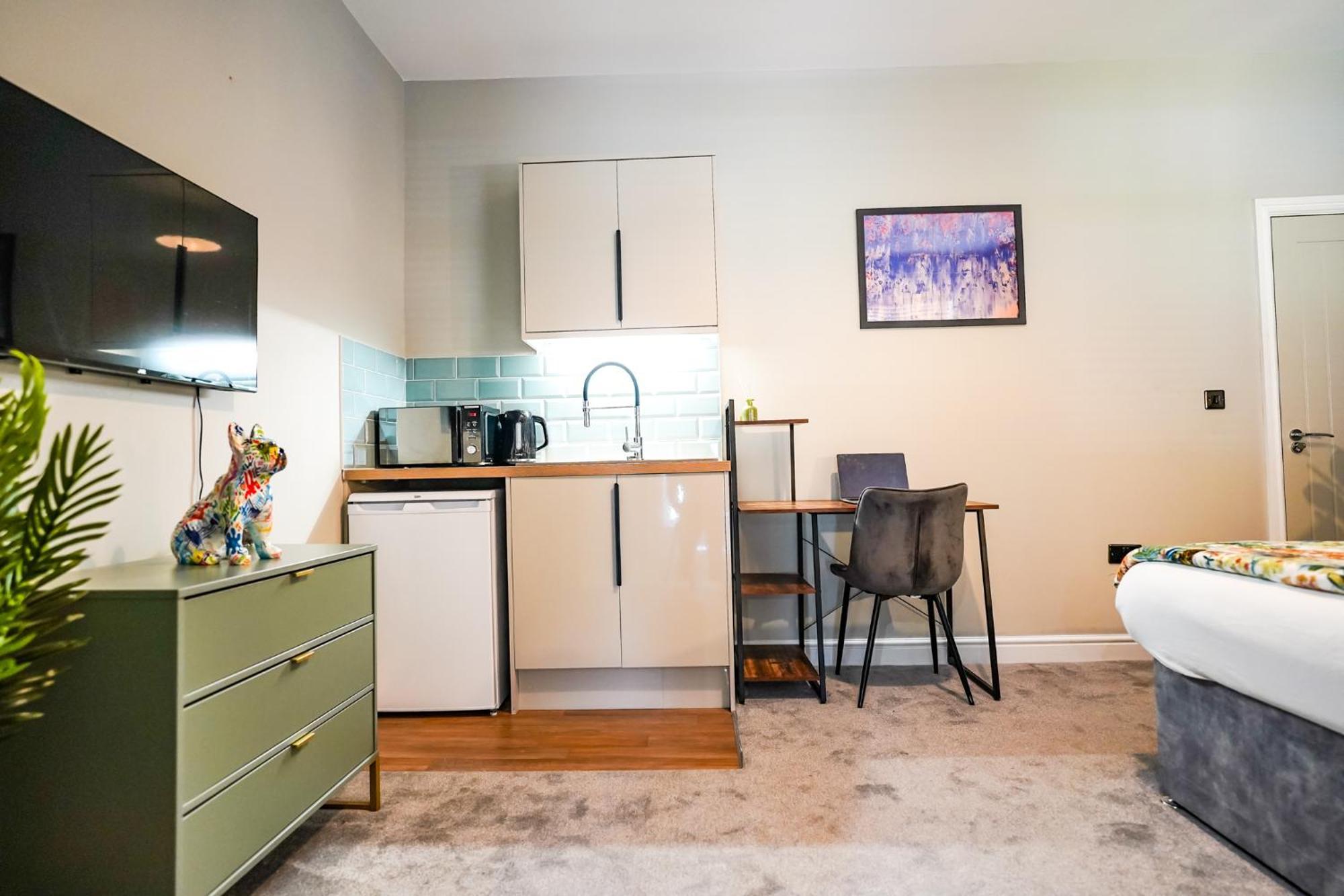 The Centre - - Contractor Friendly - Free Wifi - Smart Tv - Desk Space - Well Designed - Ideal For Long Work *
