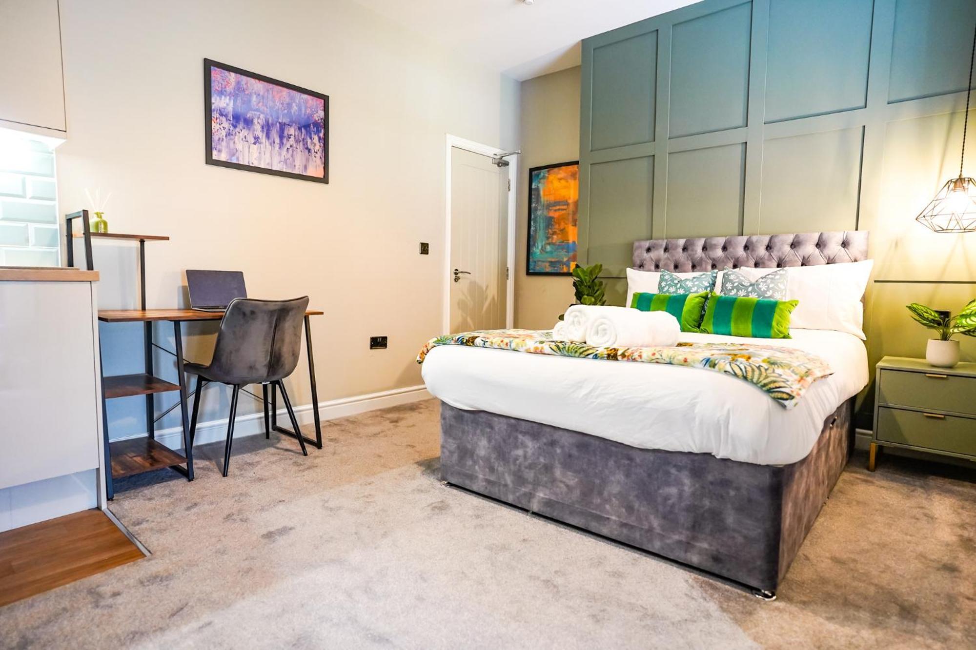 Apartment The Centre - - Contractor Friendly - Free Wifi - Smart Tv - Desk Space - Well Designed - Ideal For Long Work