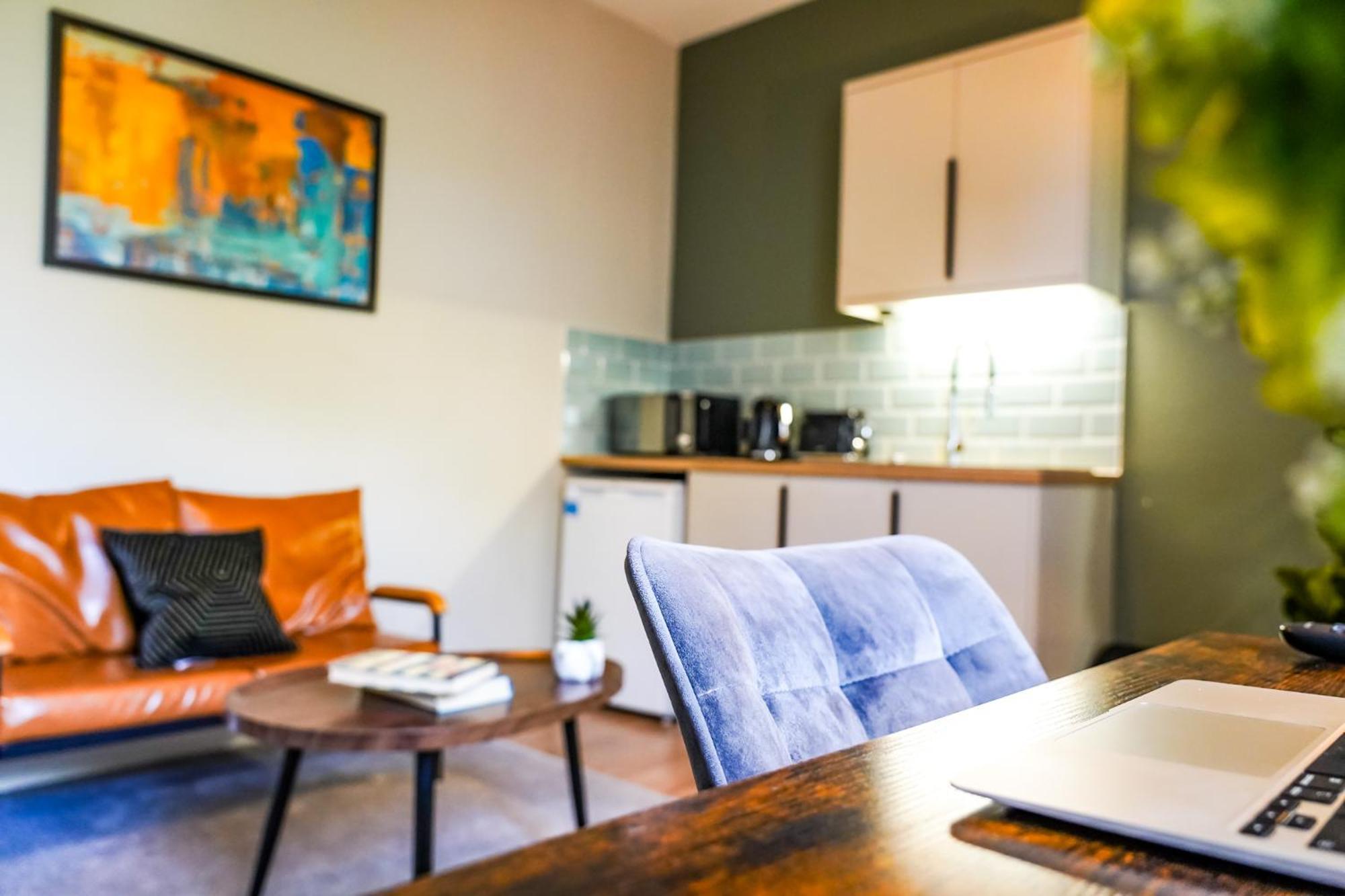 The Centre - - Contractor Friendly - Free Wifi - Smart Tv - Desk Space - Well Designed - Ideal For Long Work Apartment Peterborough