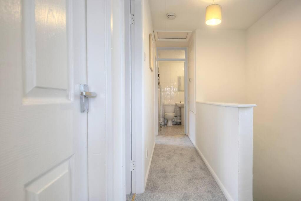 Delightful 4b For Leisure And Business Peterborough