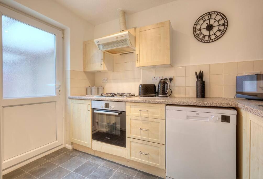 Delightful 4b For Leisure And Business Apartment