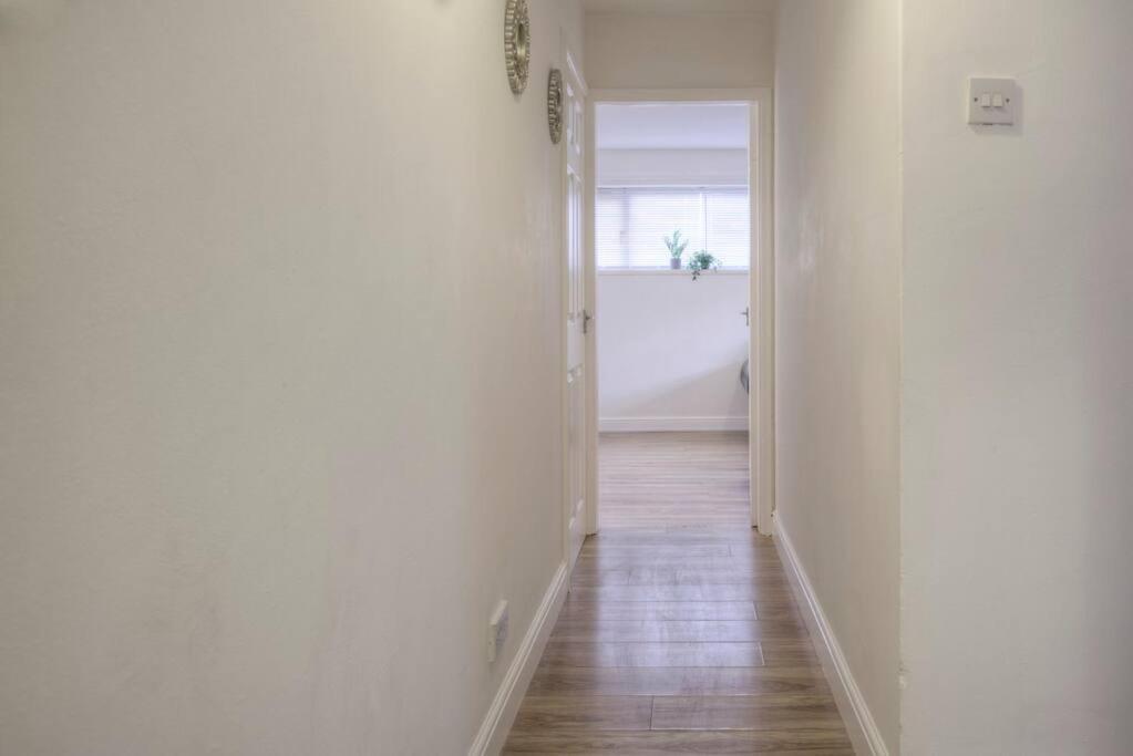 Delightful 4b For Leisure And Business * Peterborough
