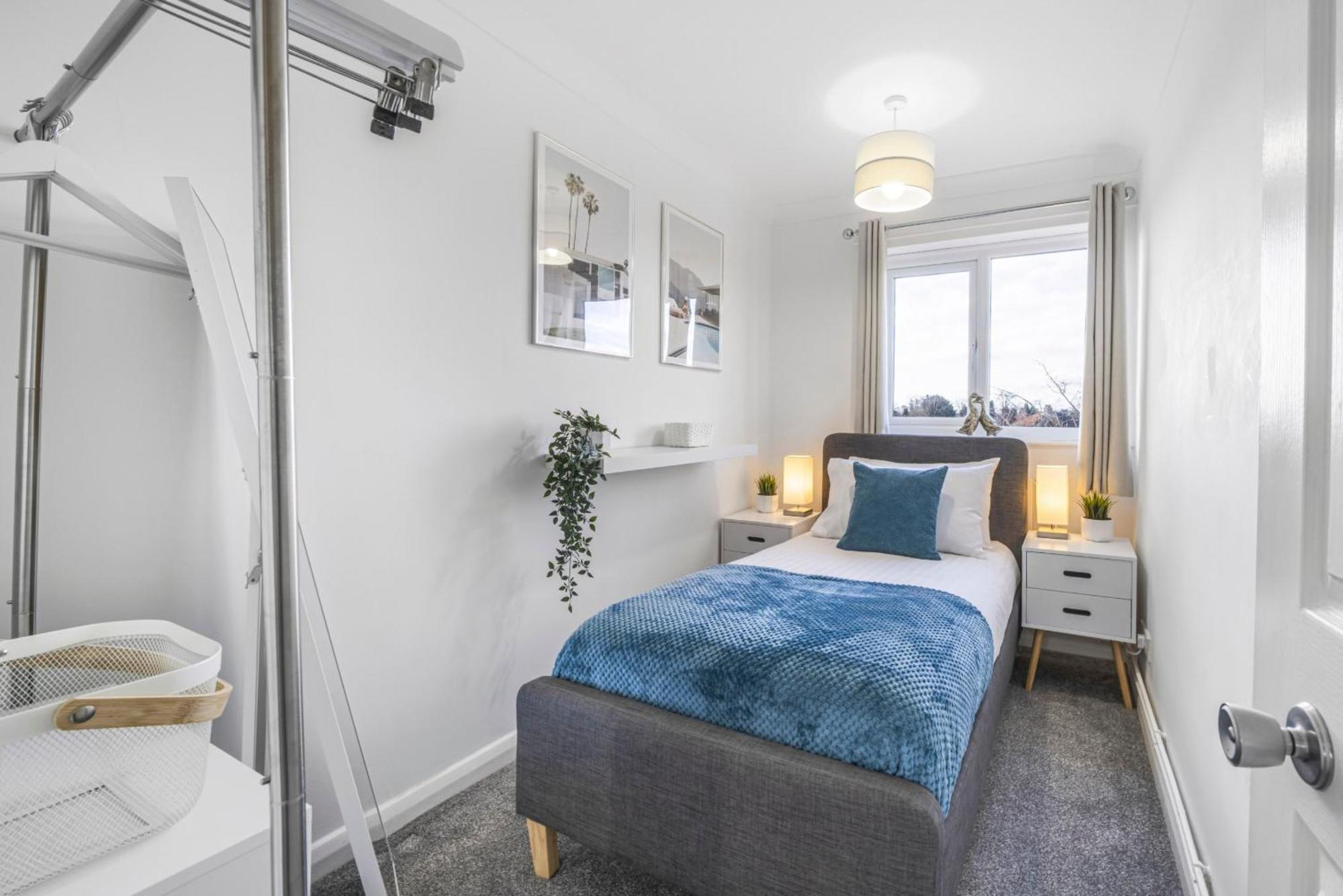 4 Bedroom Elegant House Near Center With Free Parking - Angus By Contractor Lettings Holiday home