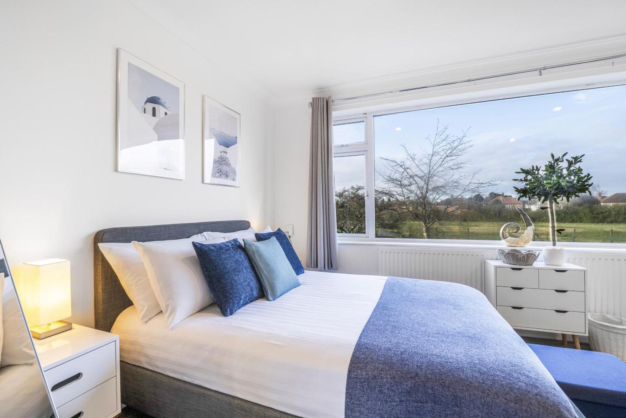 4 Bedroom Elegant House Near Center With Free Parking - Angus By Contractor Lettings Holiday home *