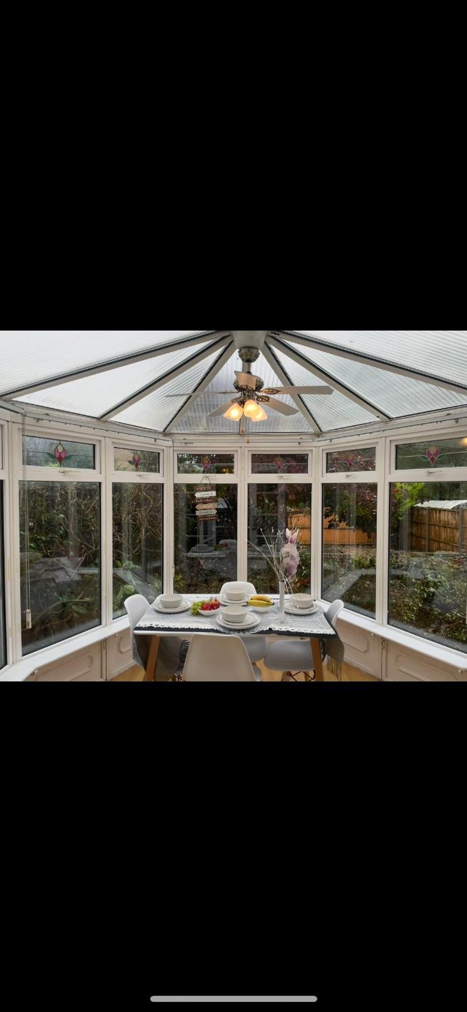 J&j 5 Bedroom Detached House In With Parking *