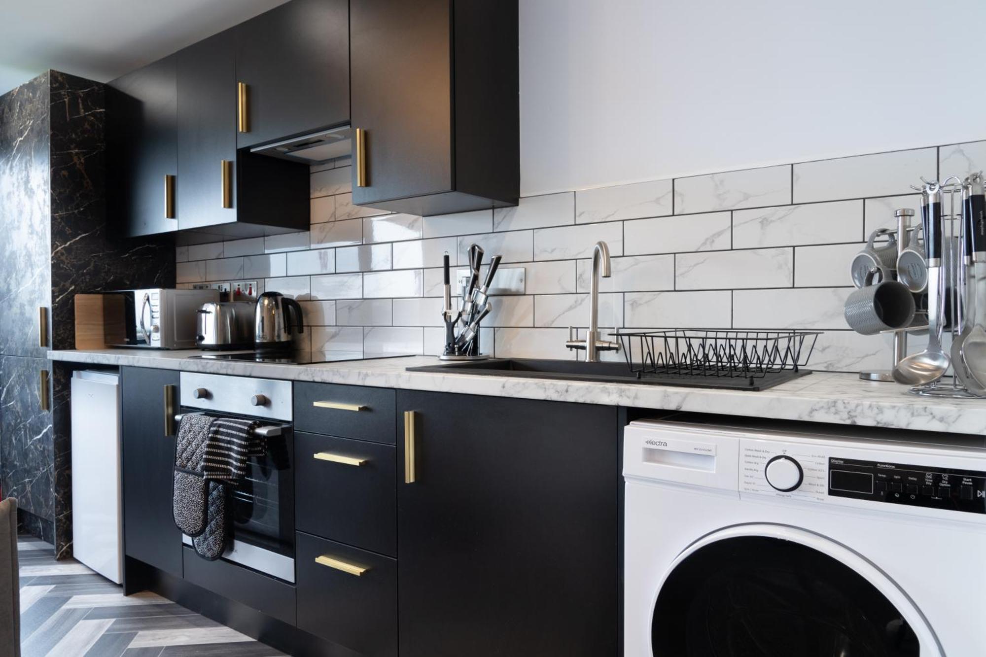 Studio & 1 Bedroom Apartments - Pe1 - Contractor Friendly - Free Parking - Sofa Beds - Sky Tv - Full Kitchen - Washer Dryer - Wifi Peterborough