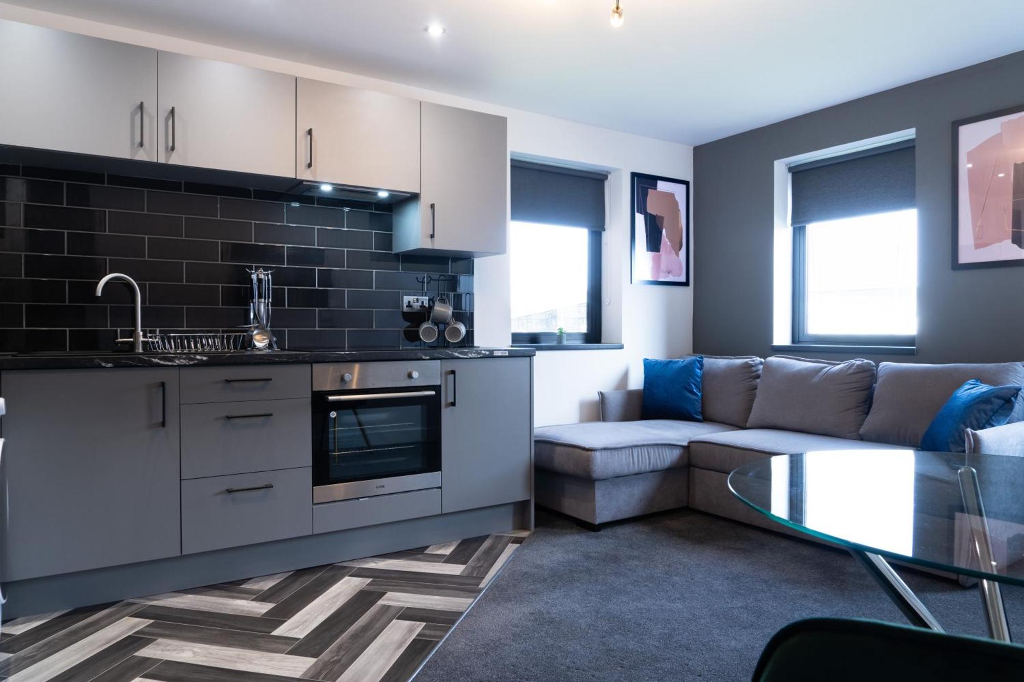 Aparthotel Studio & 1 Bedroom Apartments - Pe1 - Contractor Friendly - Free Parking - Sofa Beds - Sky Tv - Full Kitchen - Washer Dryer - Wifi *