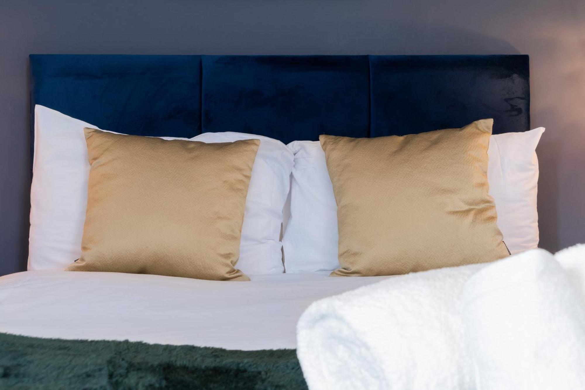 Aparthotel Studio & 1 Bedroom Apartments - Pe1 - Contractor Friendly - Free Parking - Sofa Beds - Sky Tv - Full Kitchen - Washer Dryer - Wifi