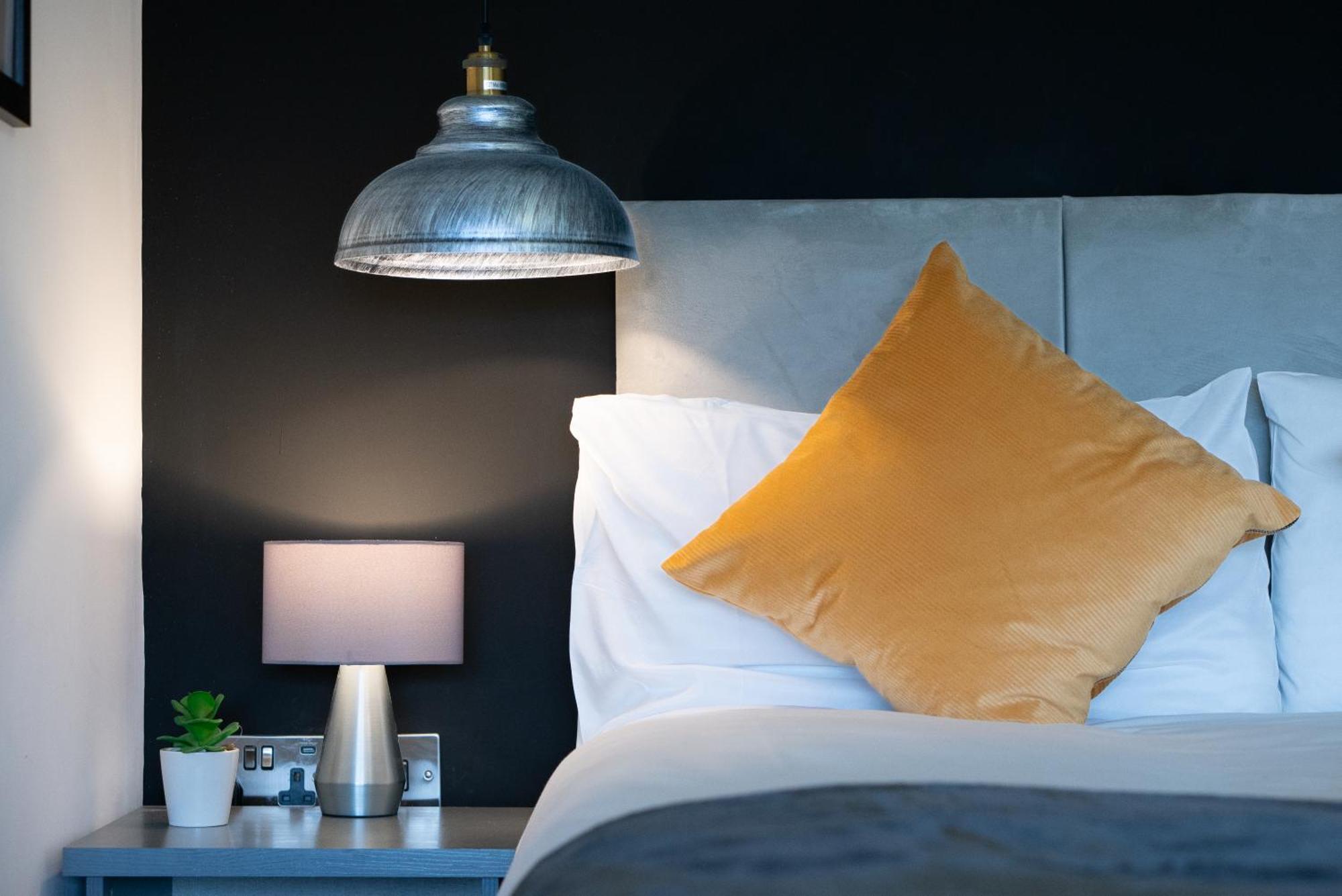 Studio & 1 Bedroom Apartments - Pe1 - Contractor Friendly - Free Parking - Sofa Beds - Sky Tv - Full Kitchen - Washer Dryer - Wifi Aparthotel Peterborough