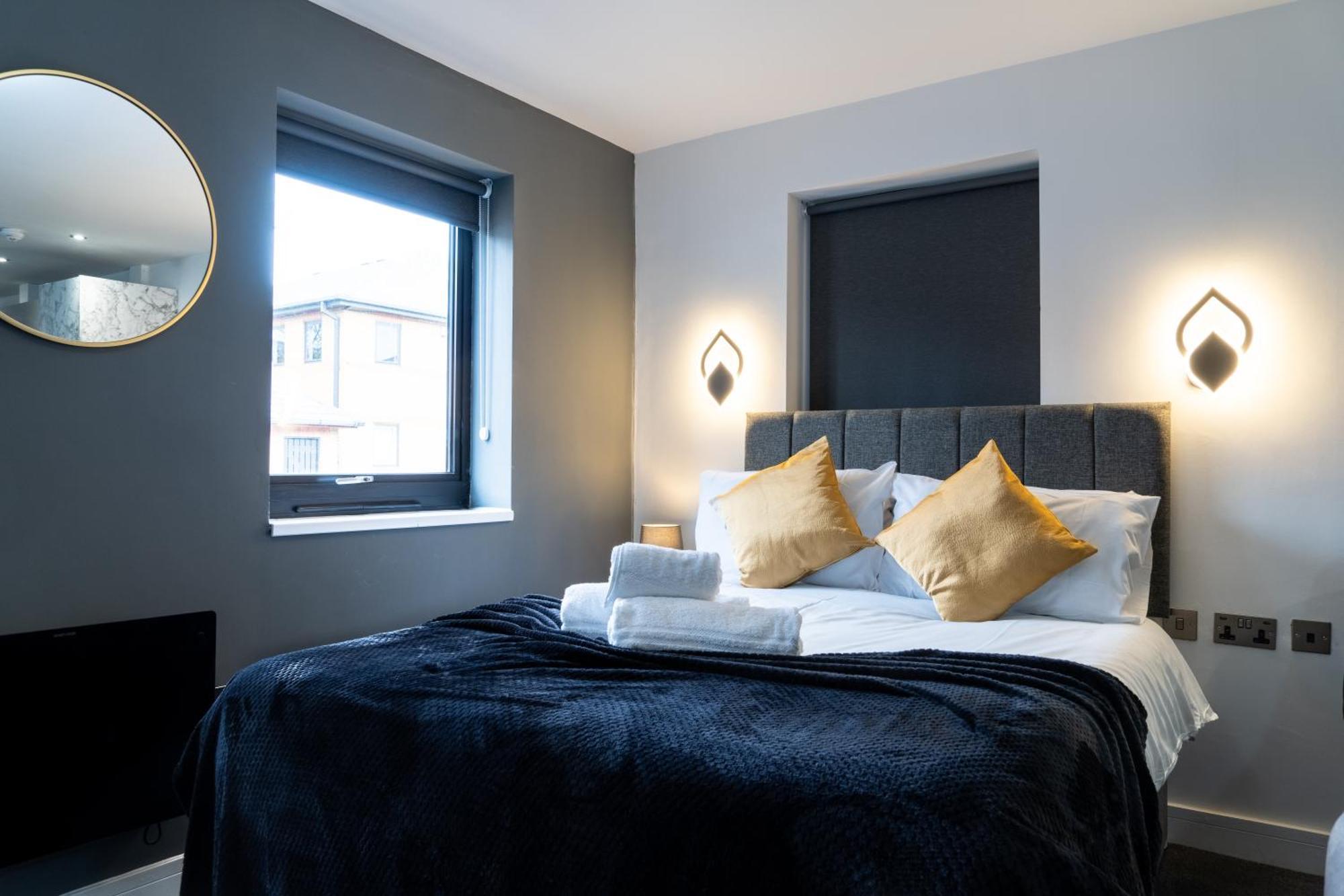 Aparthotel Studio & 1 Bedroom Apartments - Pe1 - Contractor Friendly - Free Parking - Sofa Beds - Sky Tv - Full Kitchen - Washer Dryer - Wifi Peterborough