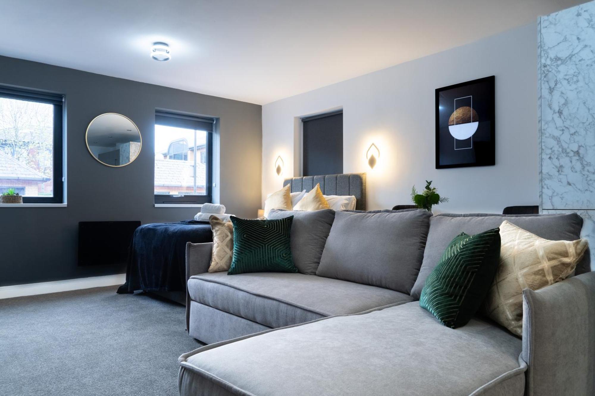 Aparthotel Studio & 1 Bedroom Apartments - Pe1 - Contractor Friendly - Free Parking - Sofa Beds - Sky Tv - Full Kitchen - Washer Dryer - Wifi