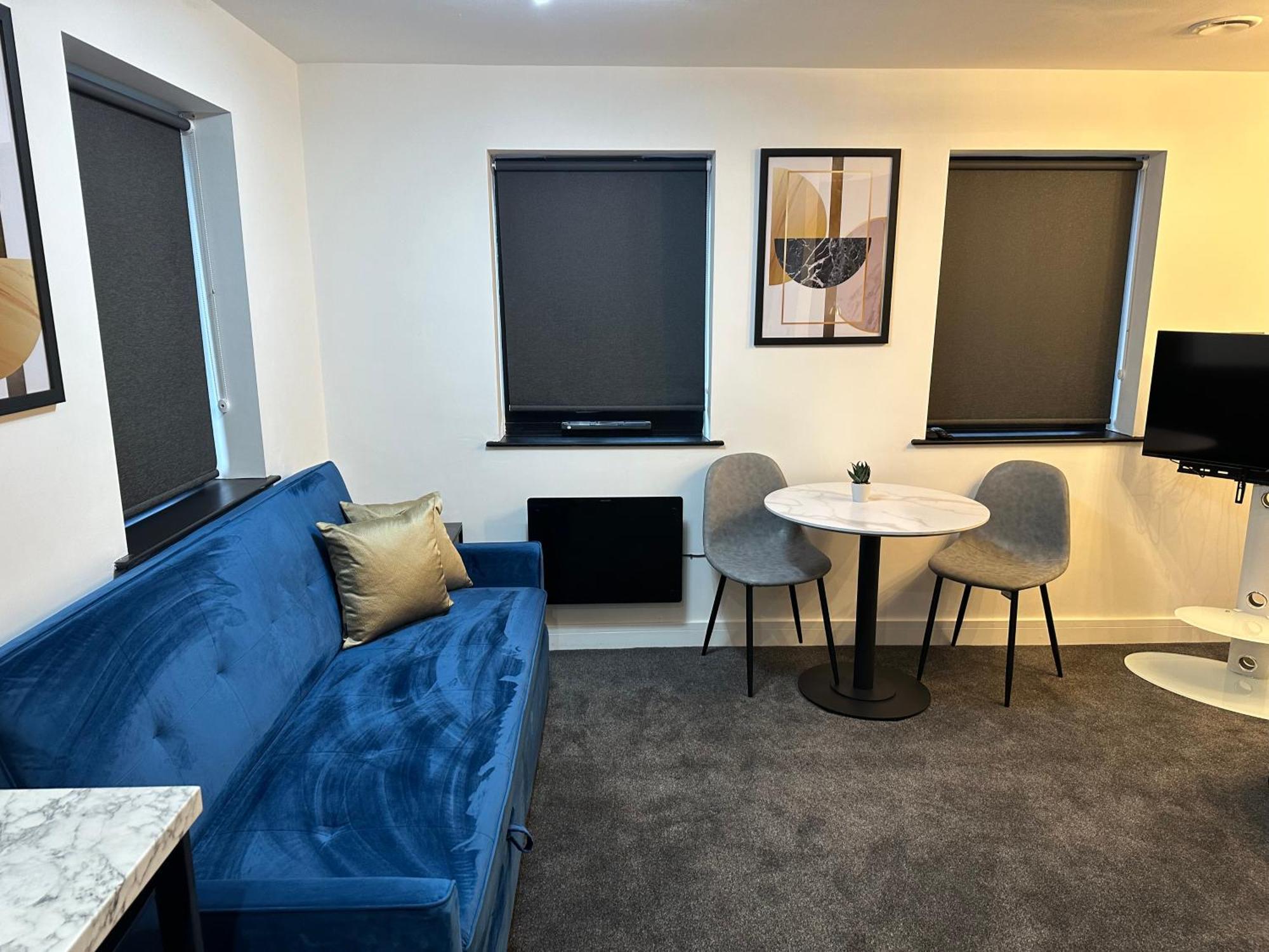 Studio & 1 Bedroom Apartments - Pe1 - Contractor Friendly - Free Parking - Sofa Beds - Sky Tv - Full Kitchen - Washer Dryer - Wifi Peterborough