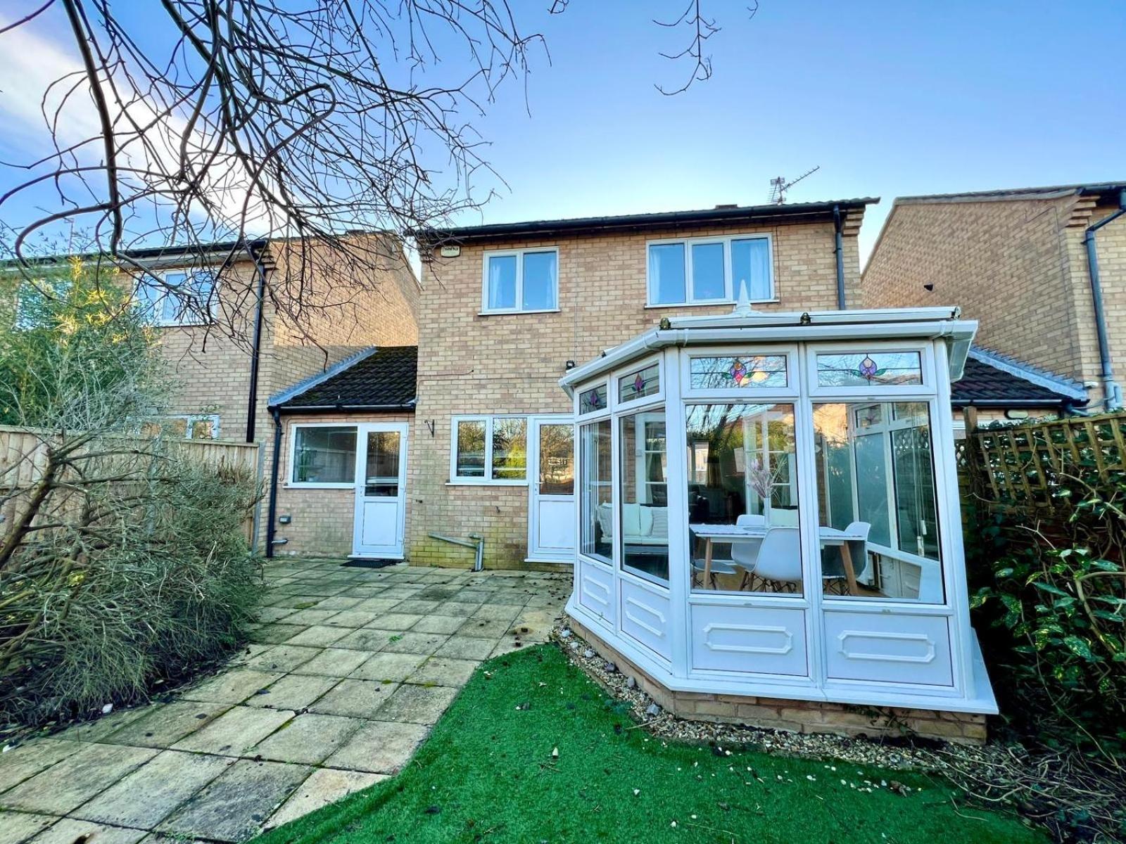 Holiday home J&j 5 Bedroom Detached House In With Parking *