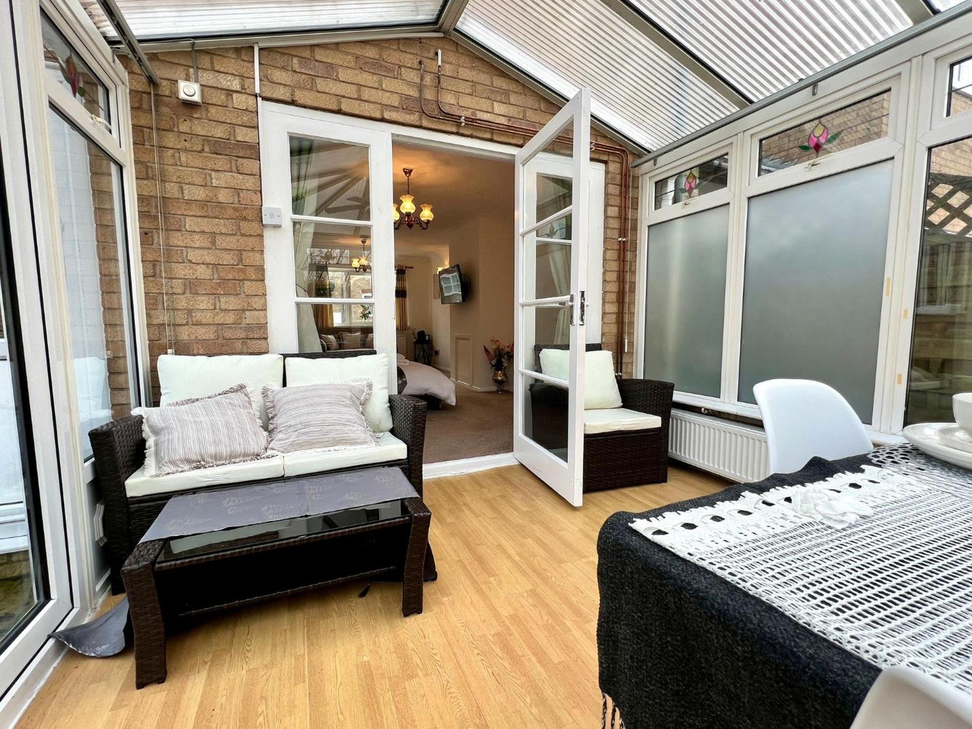 J&j 5 Bedroom Detached House In With Parking Peterborough