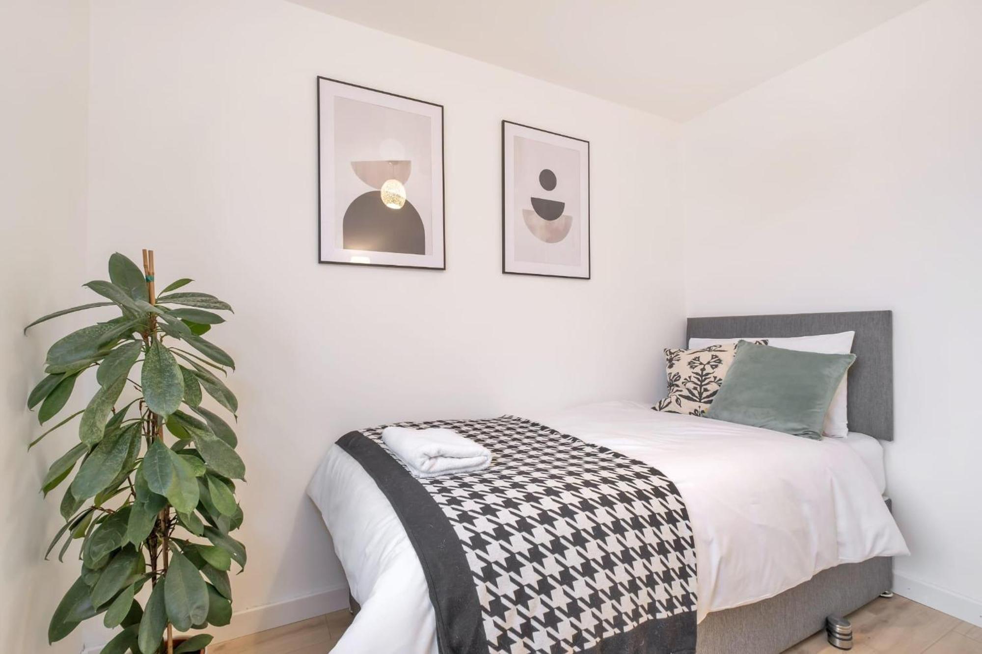 Bluebell House Retreat In * Peterborough