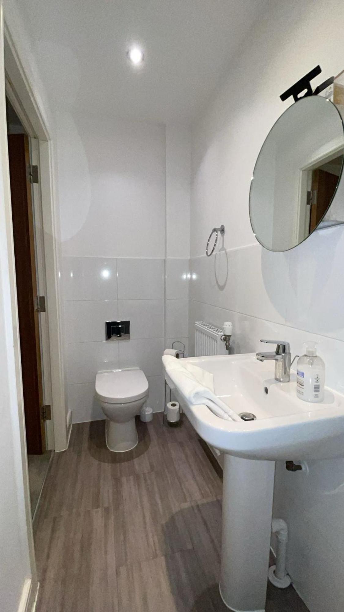 Apartment Spacious & Modern 3 Bed House *