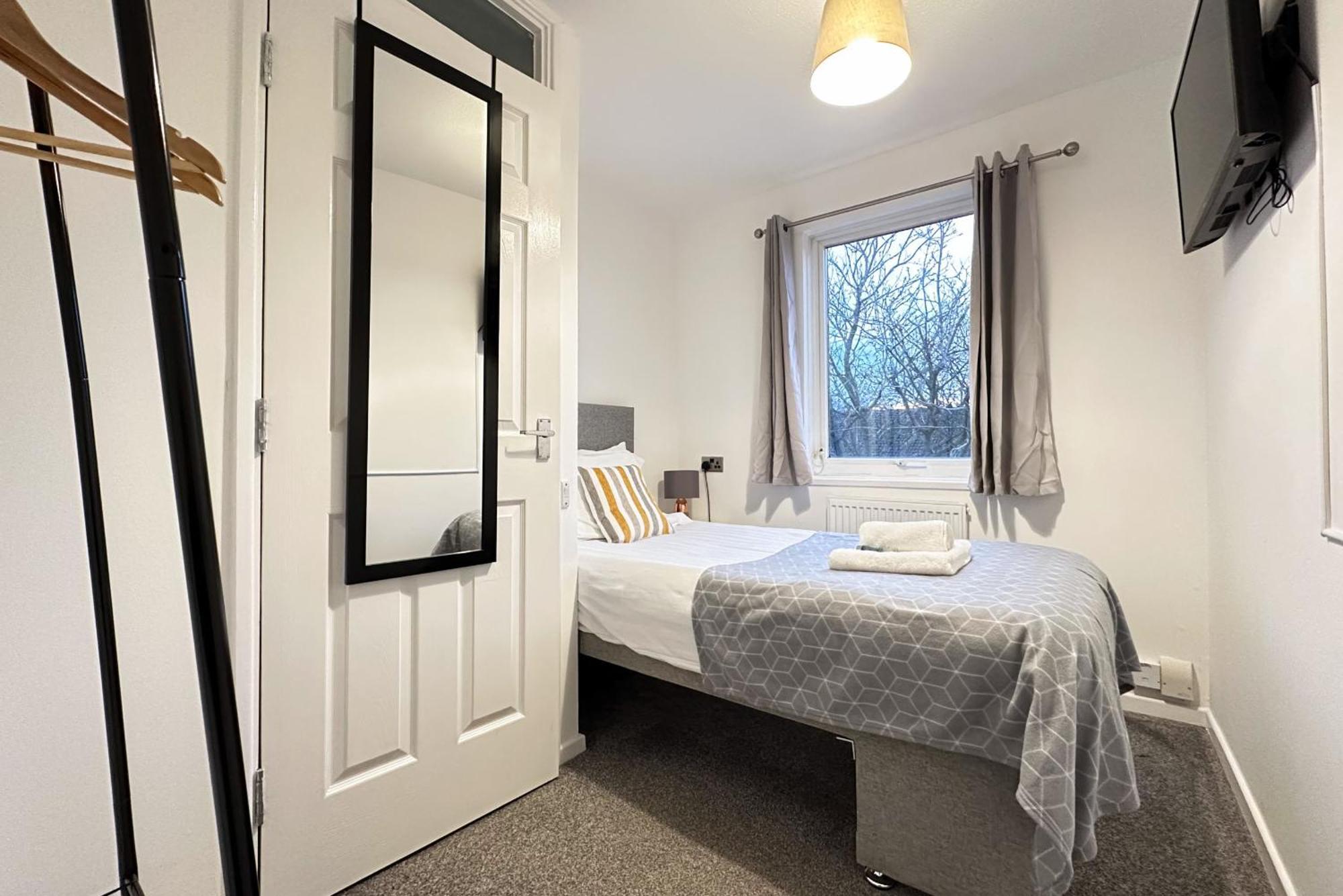 Elegant Contractor House: 6-bedroom Serviced With Free Wi-fi *