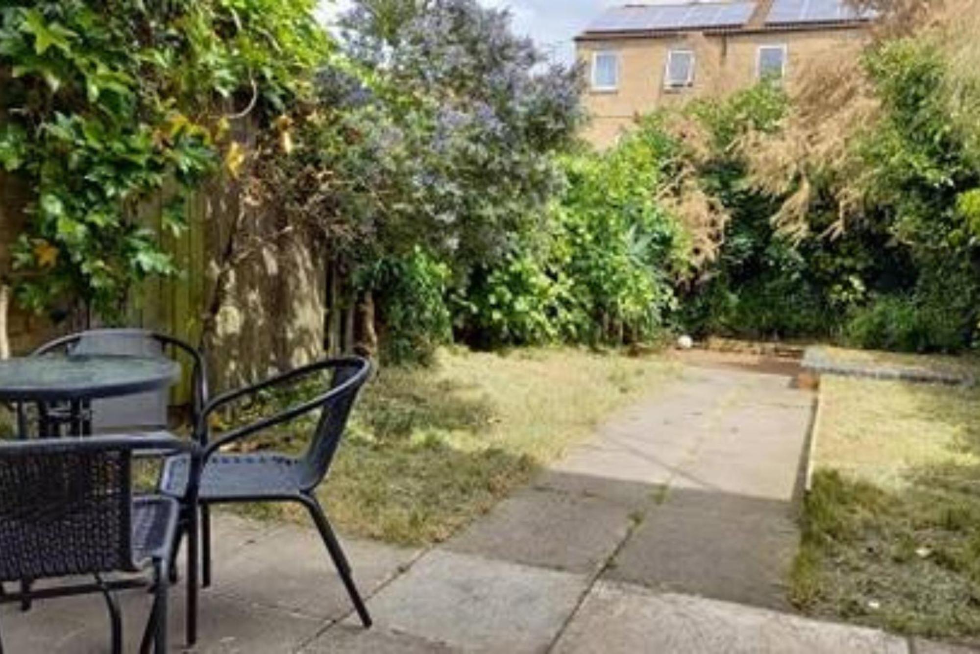 Elegant Contractor House: 6-bedroom Serviced With Free Wi-fi Holiday home Peterborough